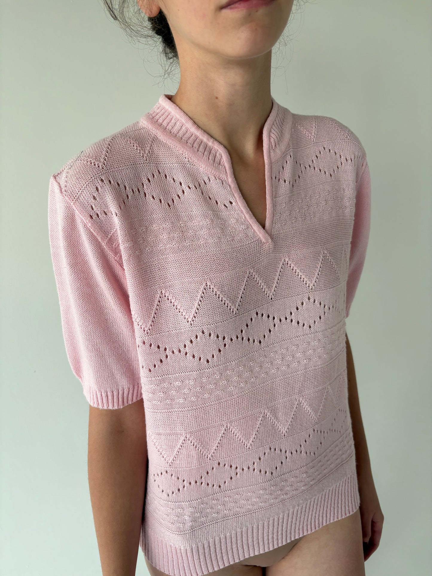 Top vintage dantelat powder pink din jerse