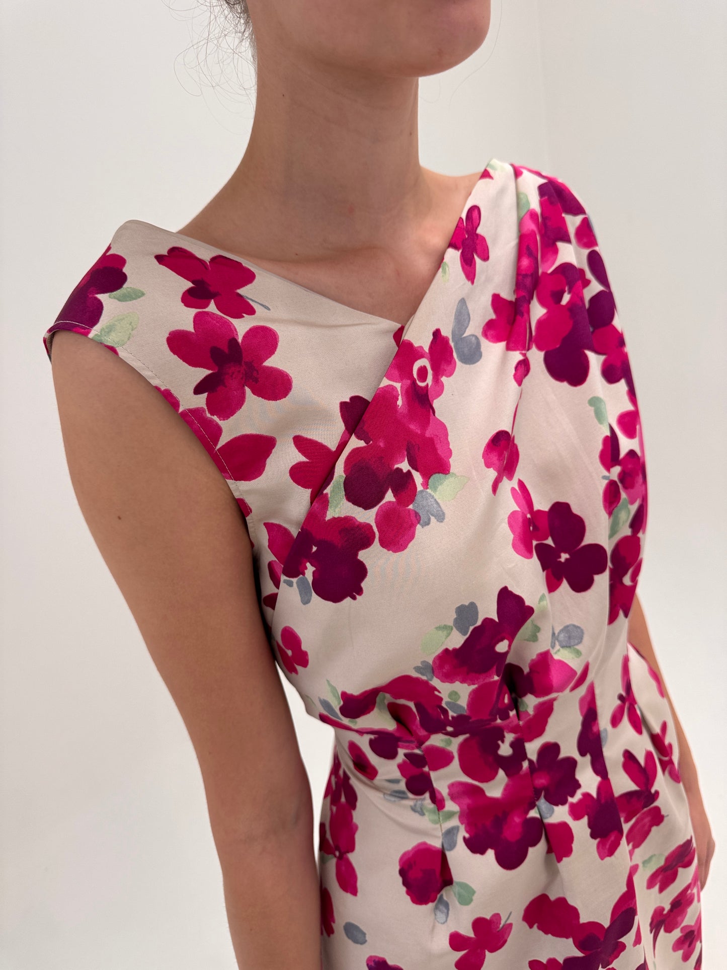 Rochie Moschino de la business la cocktail din faille 50% mătase naturală