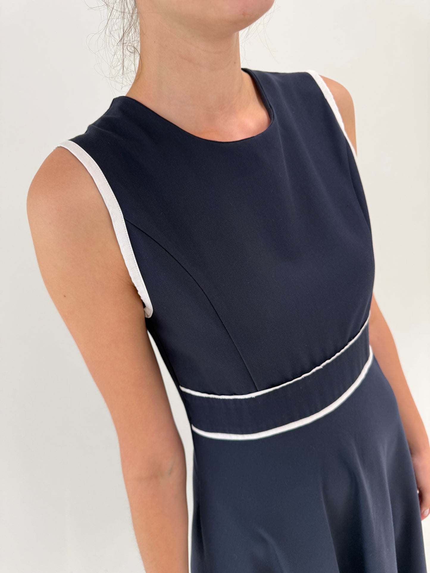 Rochie maxi Navy blue cu talie ultra înaltă marcată și influențe nautice delicate