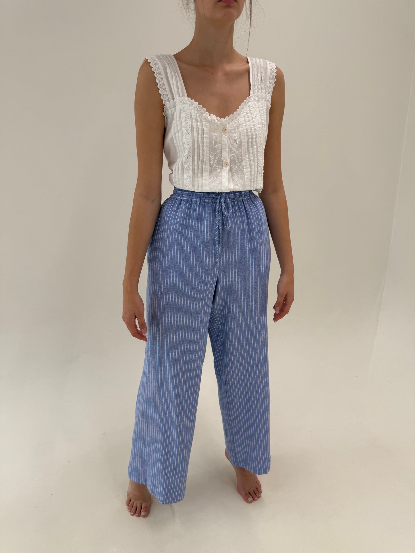 Pantaloni palazzo tall din pânză de in cu dungi fine verticale albe