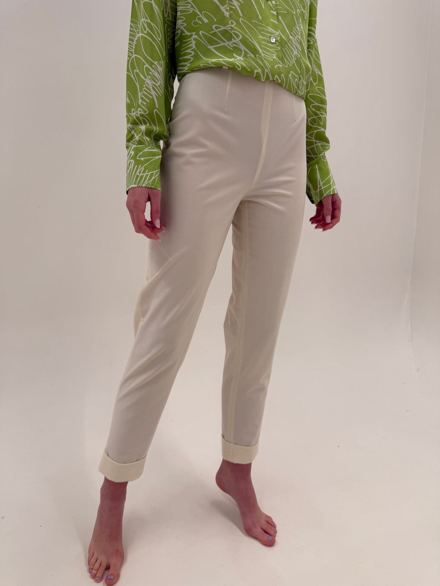 Pantaloni off white tigareta cu talie ultra înaltă tall din lana extrafina