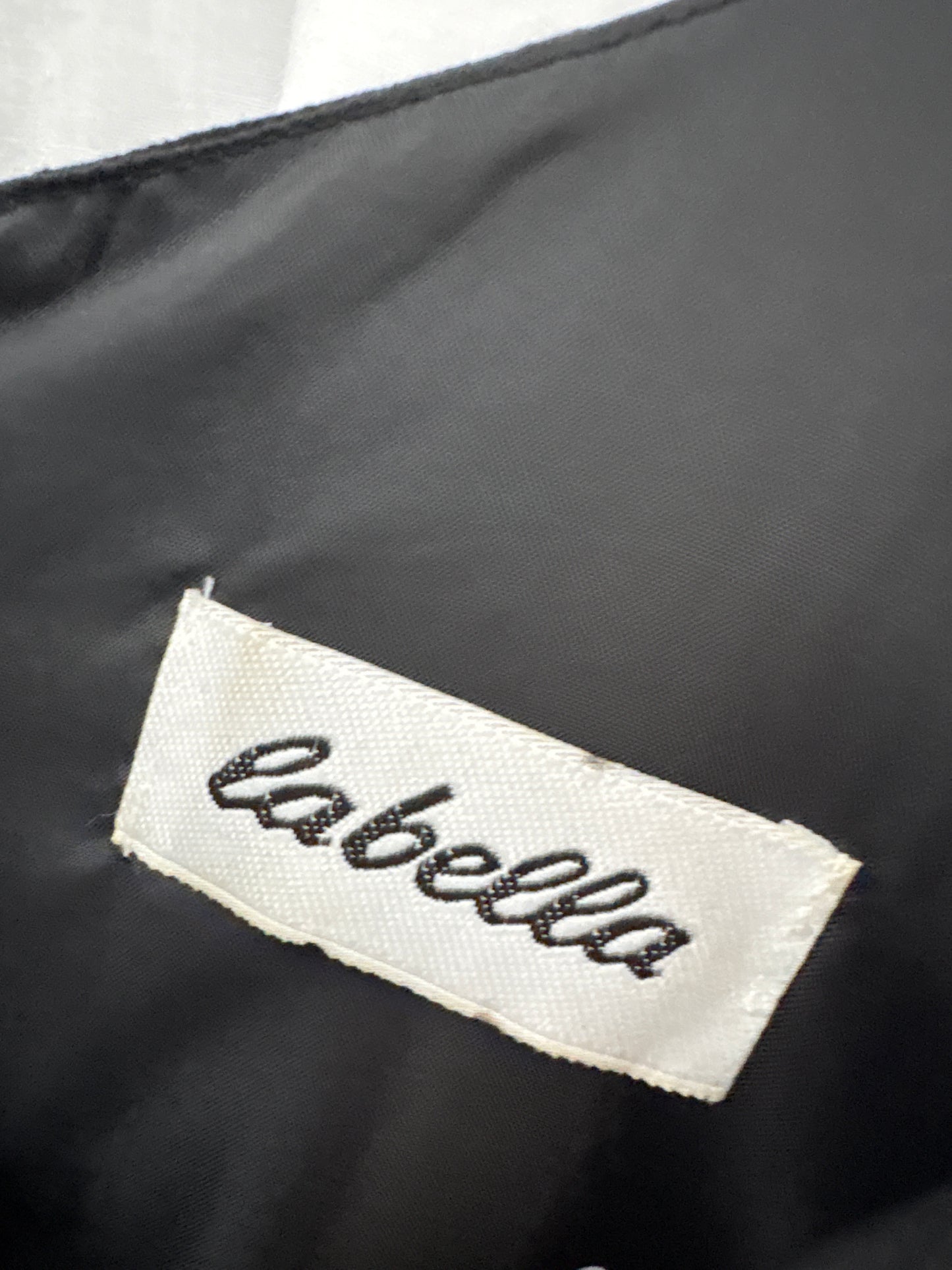 LBD maxi în croi clasic cambrat din pânză excepțională de in și vascoza