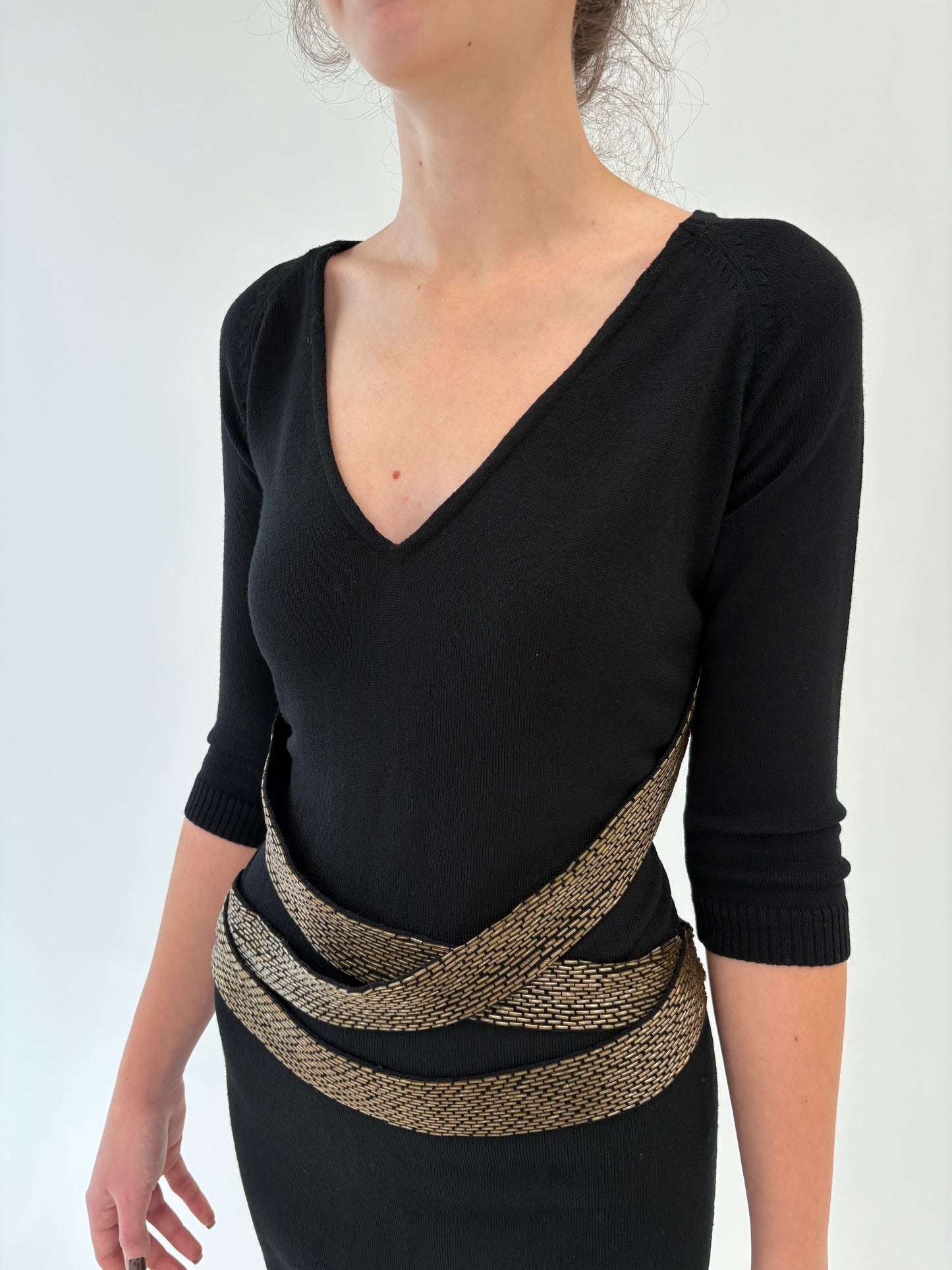 LBD din lana merino extrafina cu ‘cordoane’integral cu aplicații manuale