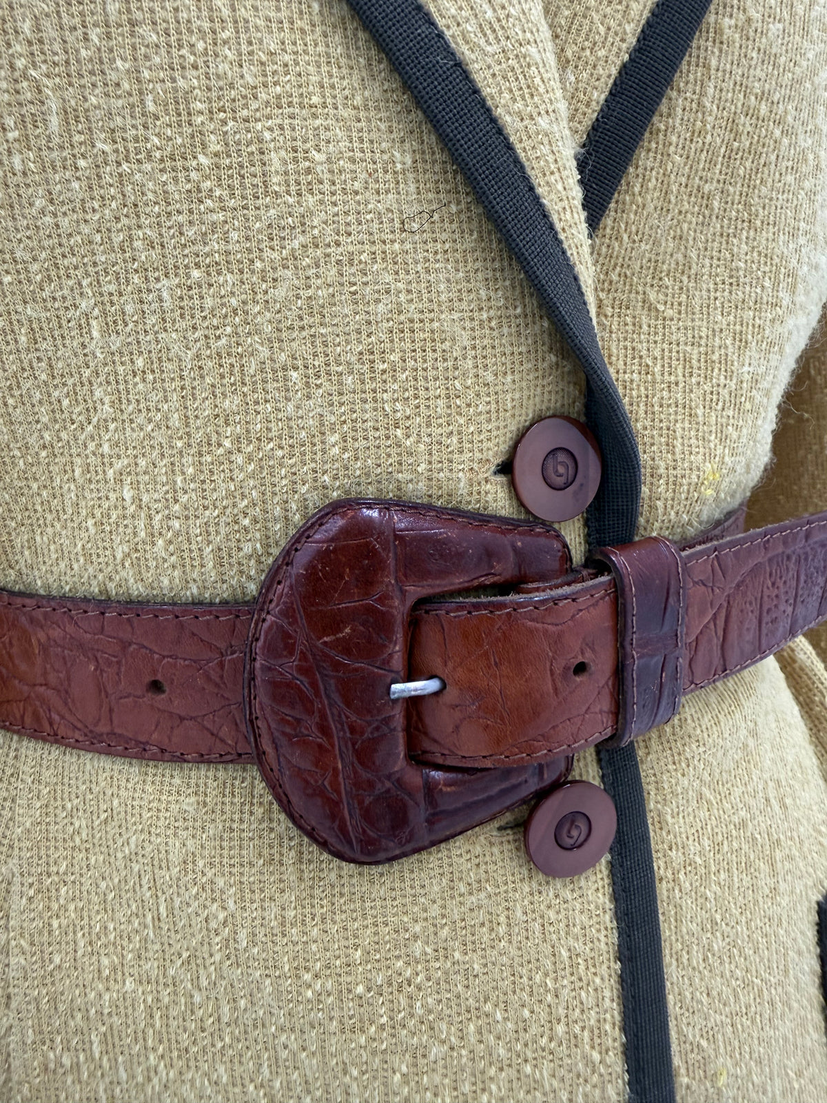 Centura vintage din piele naturală embosata