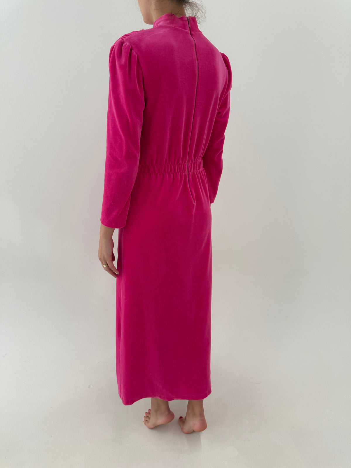 Rochie maxi vintage electric pink din catifea cu talie ultra înaltă marcată
