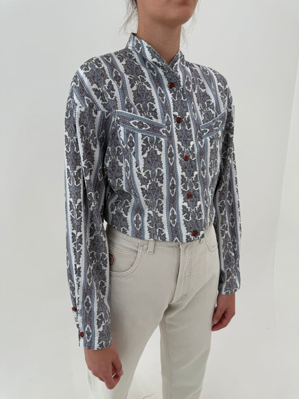 Cămașa vintage cambrata cu print paisley din vascoza plină în croi lung