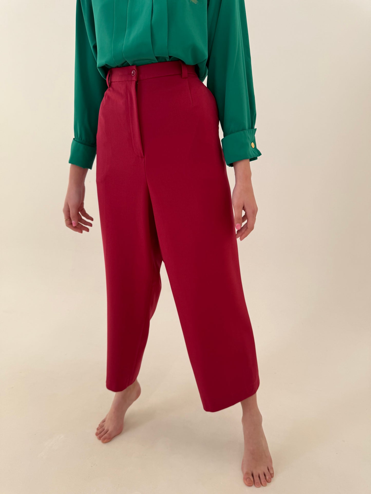 Pantaloni palazzo raspberry red din twill de vâscoza cu cădere superbă