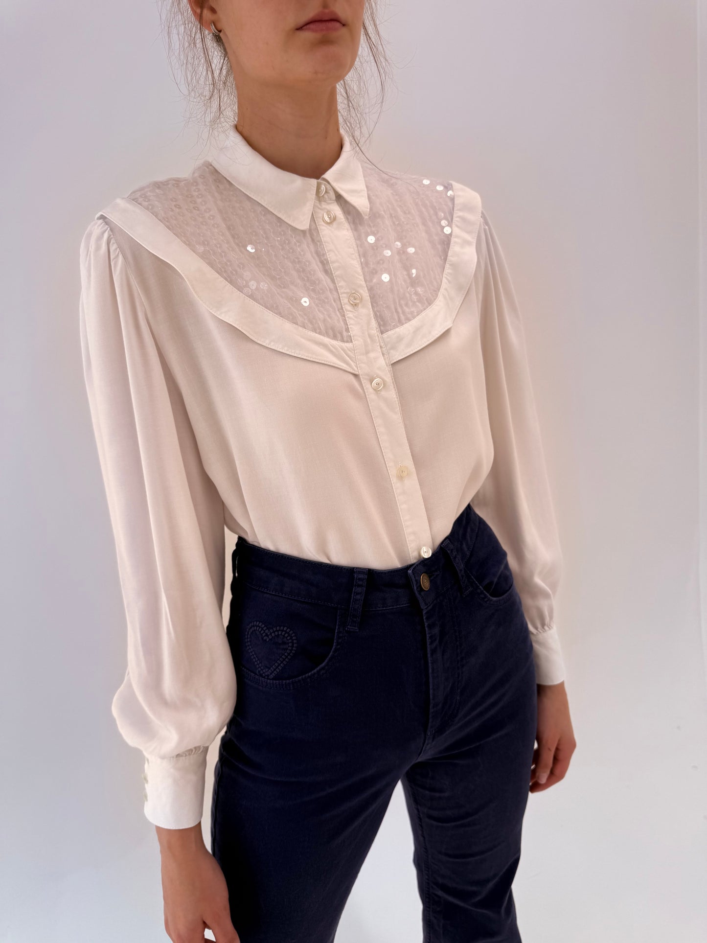 Cămașa vintage butter white cu guler supradimensionat cu paiete transparente