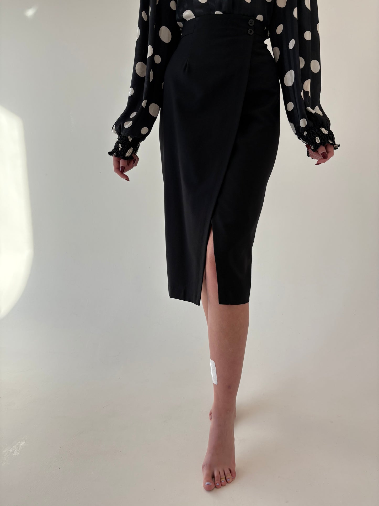 Fustă neagră petrecută ultra conică cu talie super înaltă marcată