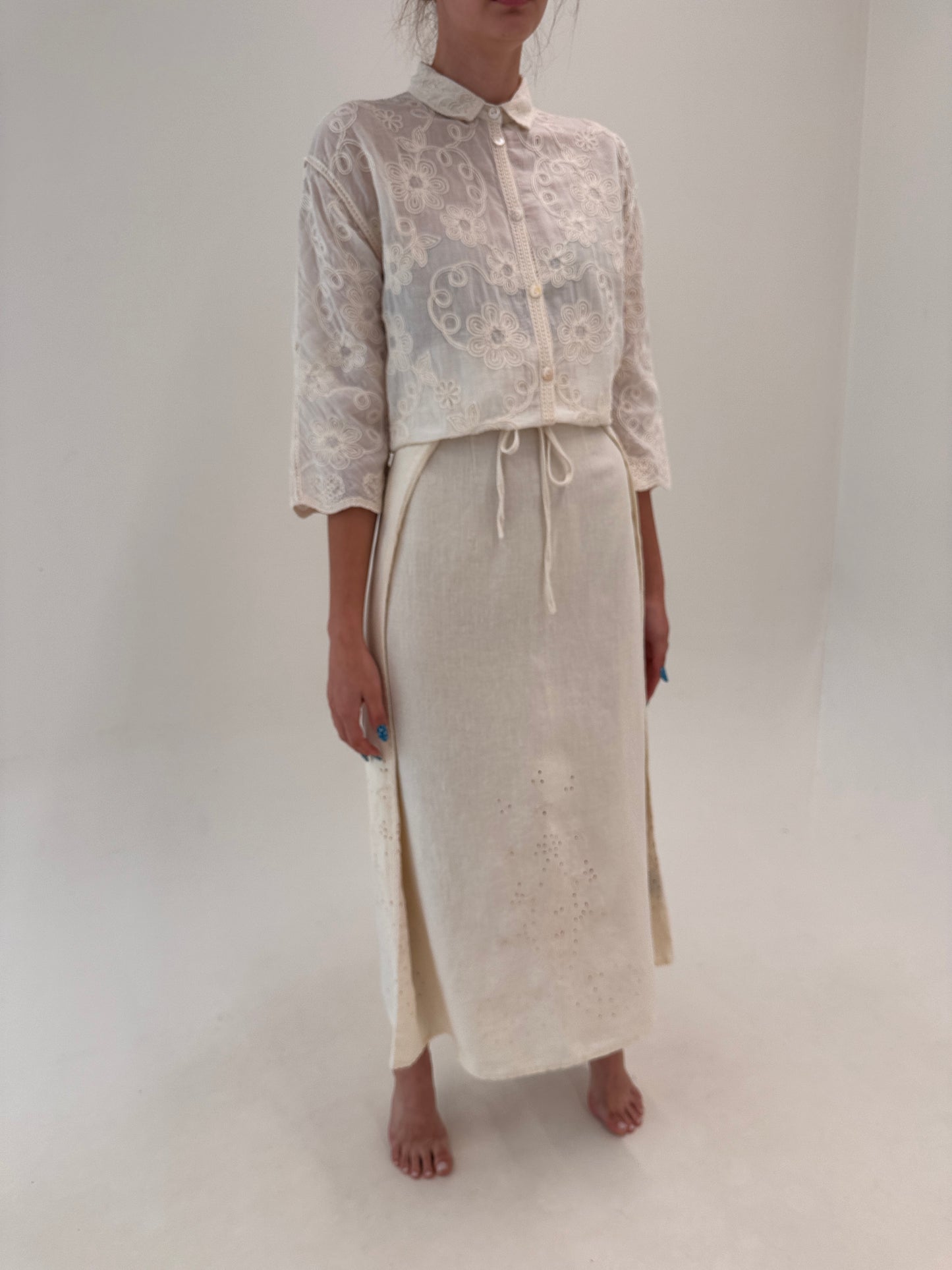 Fustă maxi light nude în croi extrem de chic dublu petrecut din in premium cu broderie anglaise