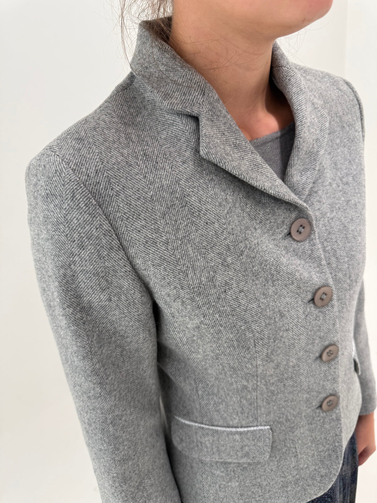 Sacou cambrat din stofă Chevron extrafina de lana ivoire cu silver gray