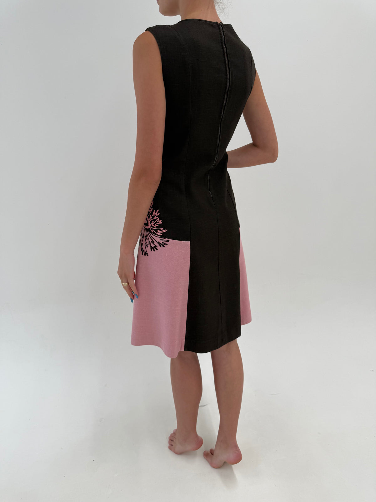 Rochie vintage anii 60 din pânză de in structurată în combinație superbă de culori