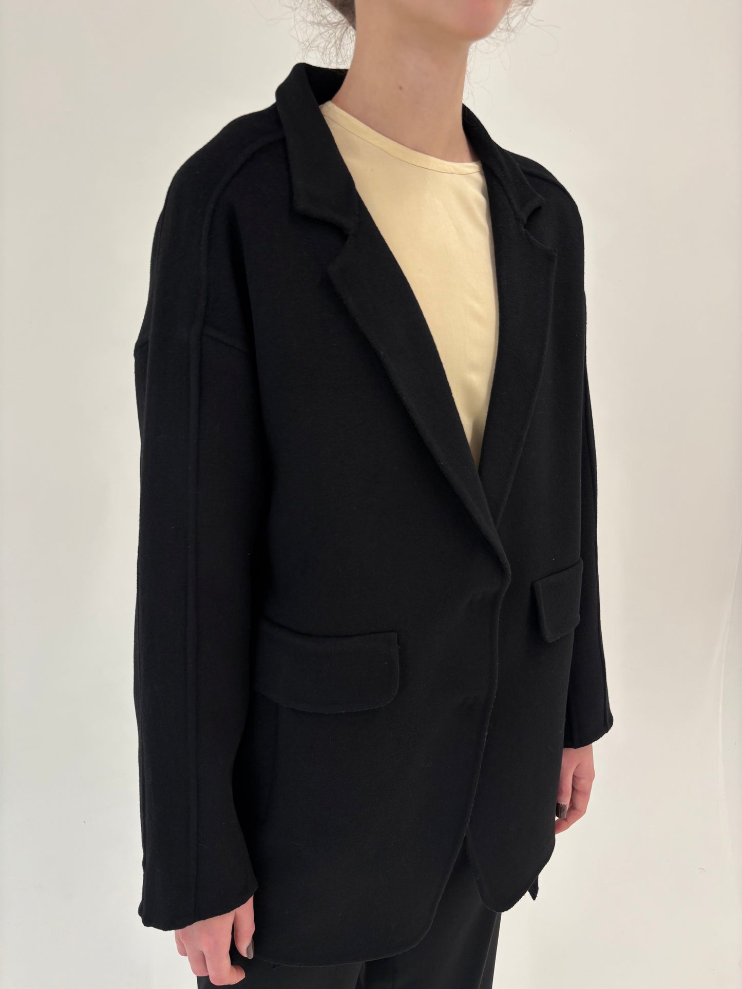 Palton negru din stofă excepțională de lana cu față dublă în croi minimalist