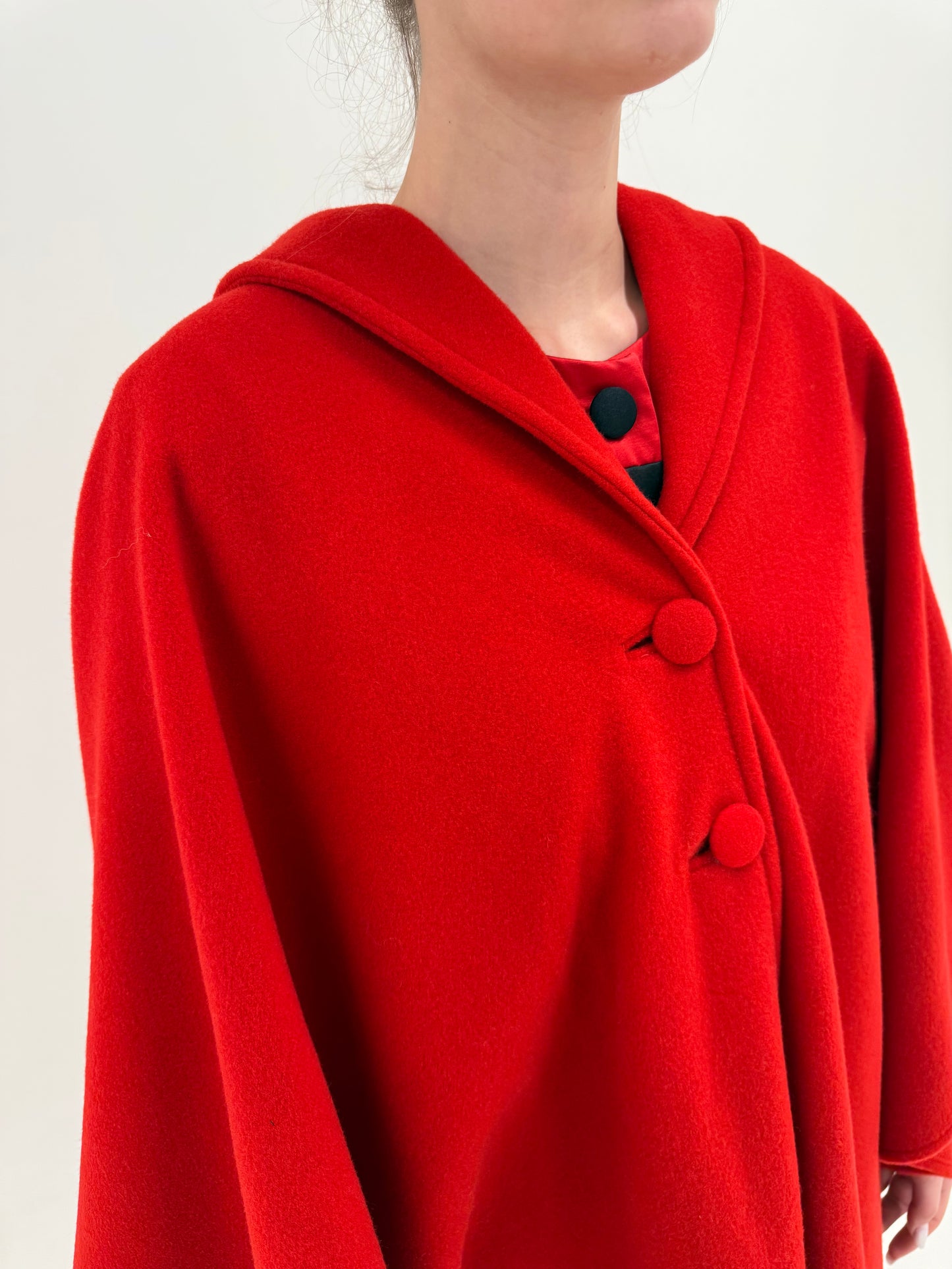 Capa high end italiană cherry red din stofita excepțională de lana cu cașmir