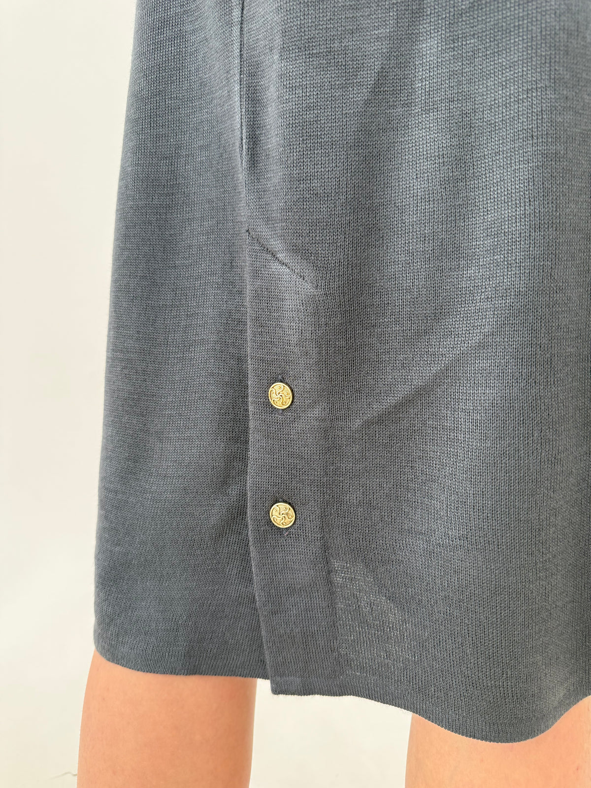 Fustă stone gray din tricot plin și dens  ușor satinat midi lung