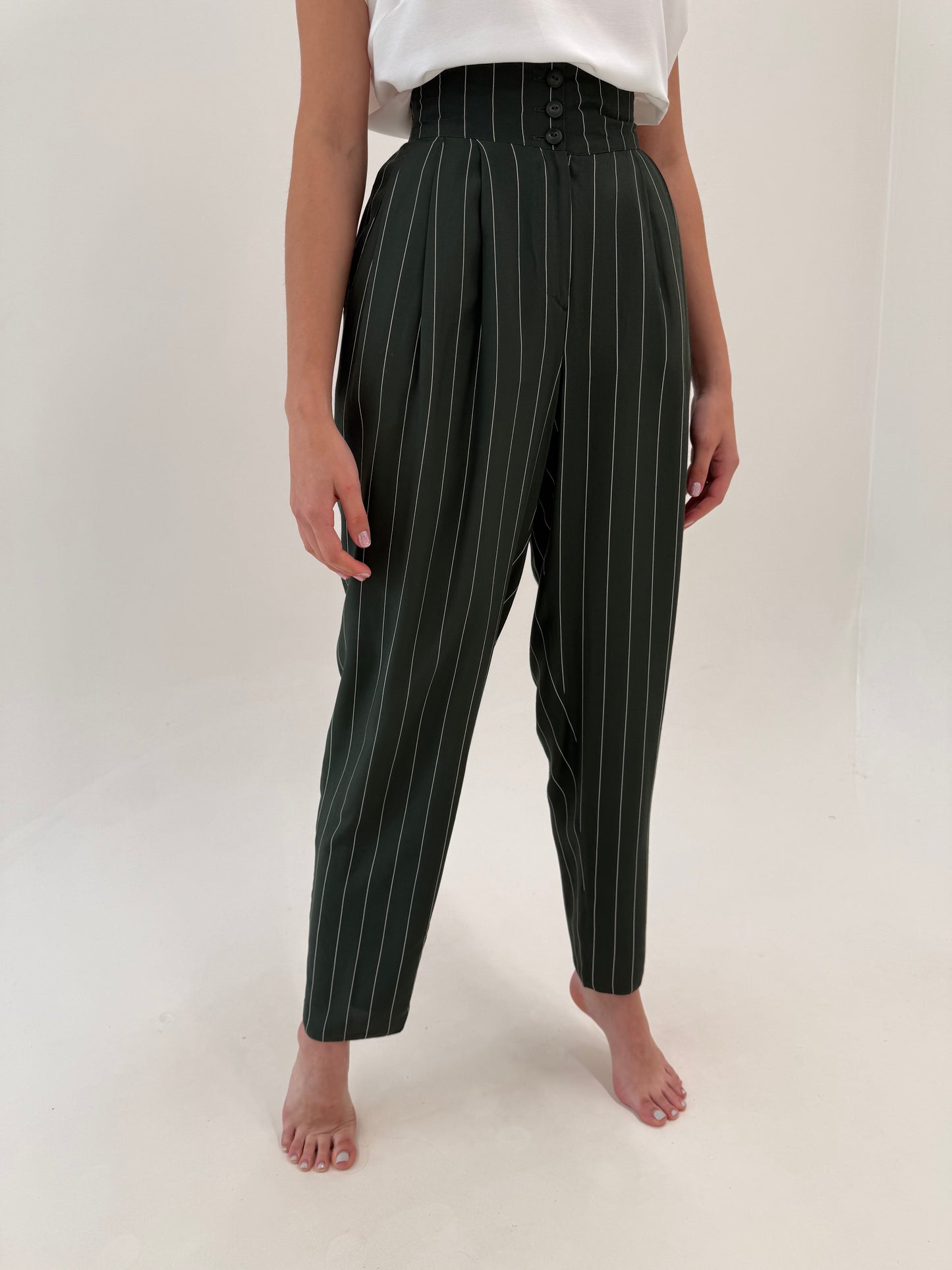 Pantaloni tall cu talie extrem de marcată ultra înaltă în dungi fine