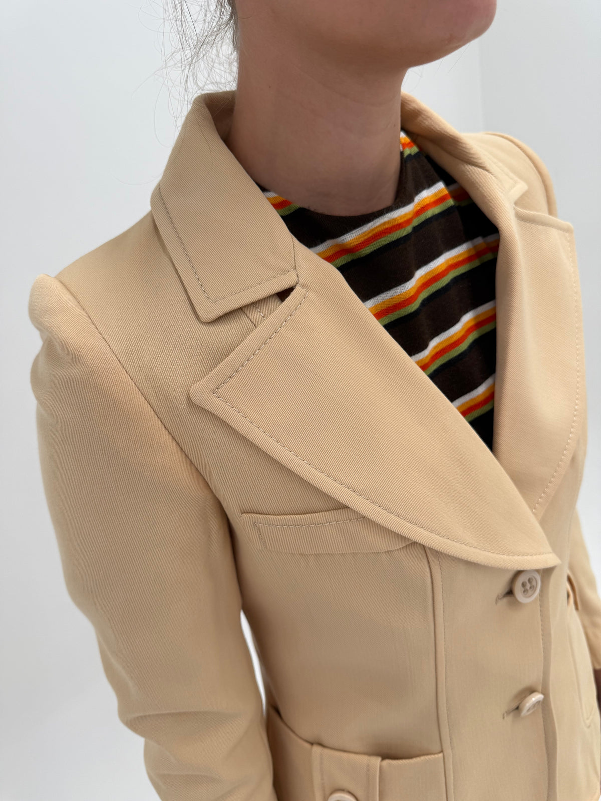 Sacou old vintage camel anii 70 din gabardină de lana camel cu revere late în croi cambrat