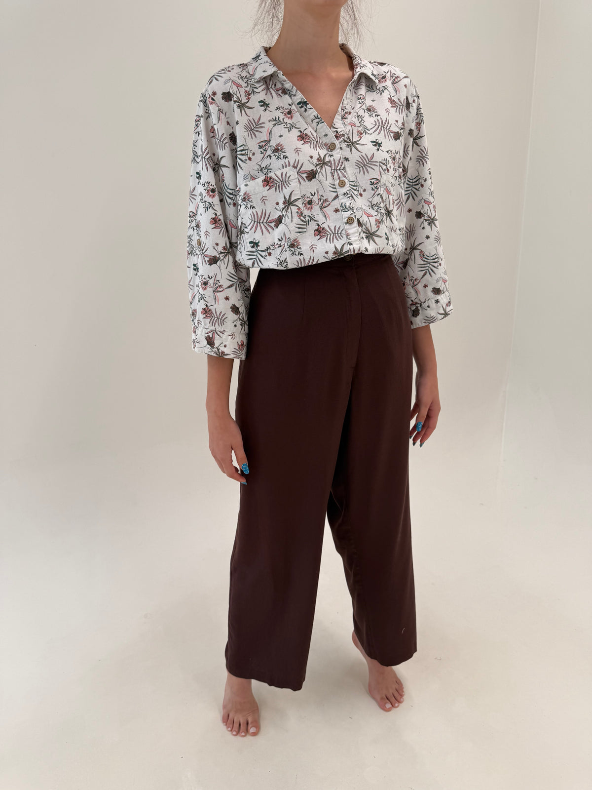 Pantaloni tall chocolate brown din pânză cu talie ultra înaltă