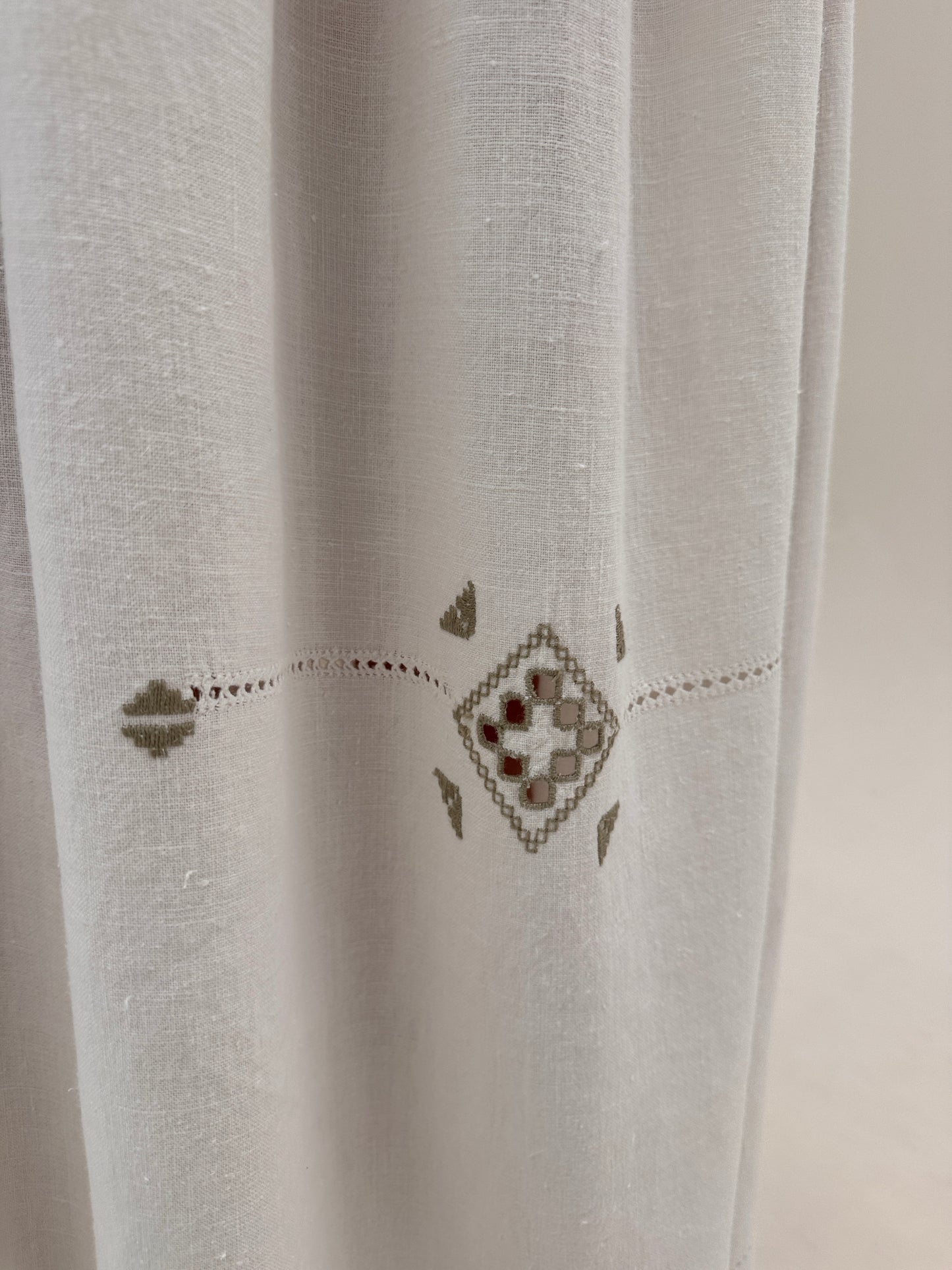 Fustă maxi din pânză excepțională moale și fină de in cu broderie manuală