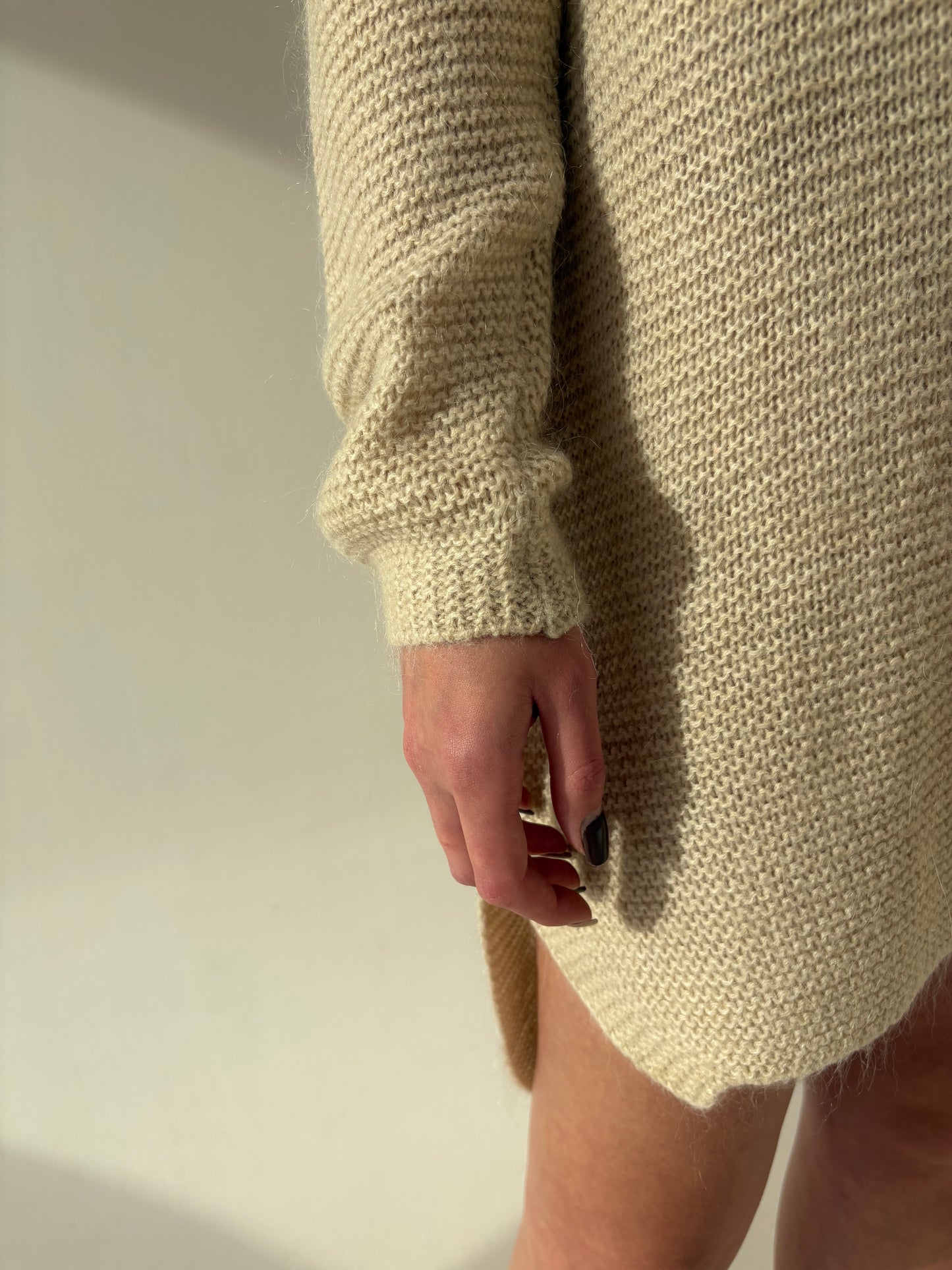 Rochie casual tip maleta butter nude cu guler tip sal din mix de baby mohair