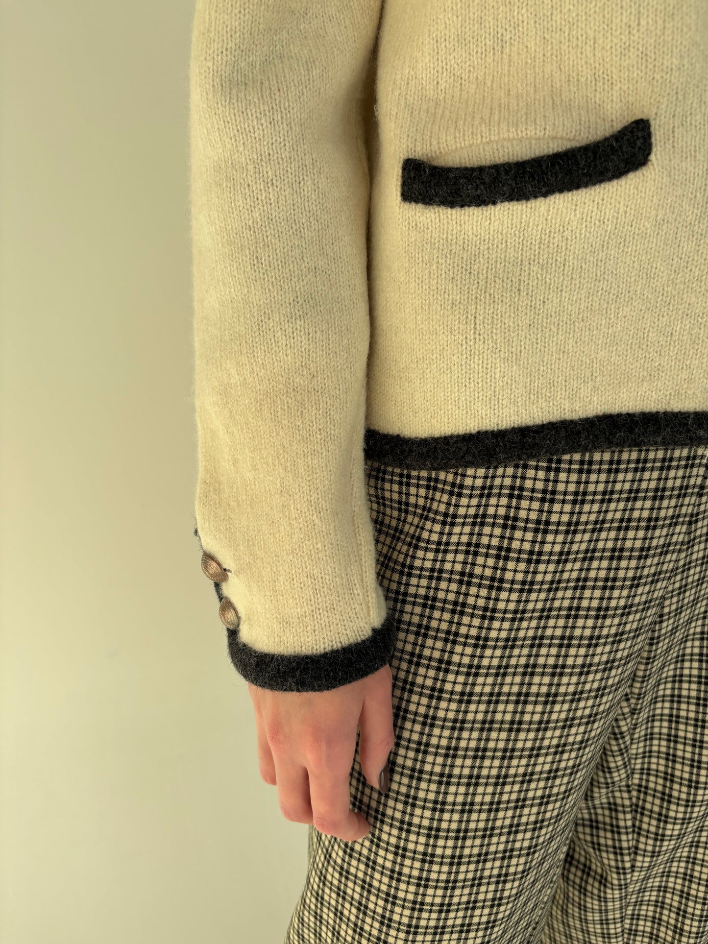 Jacheta butter white in stil Chanel din boiled wool