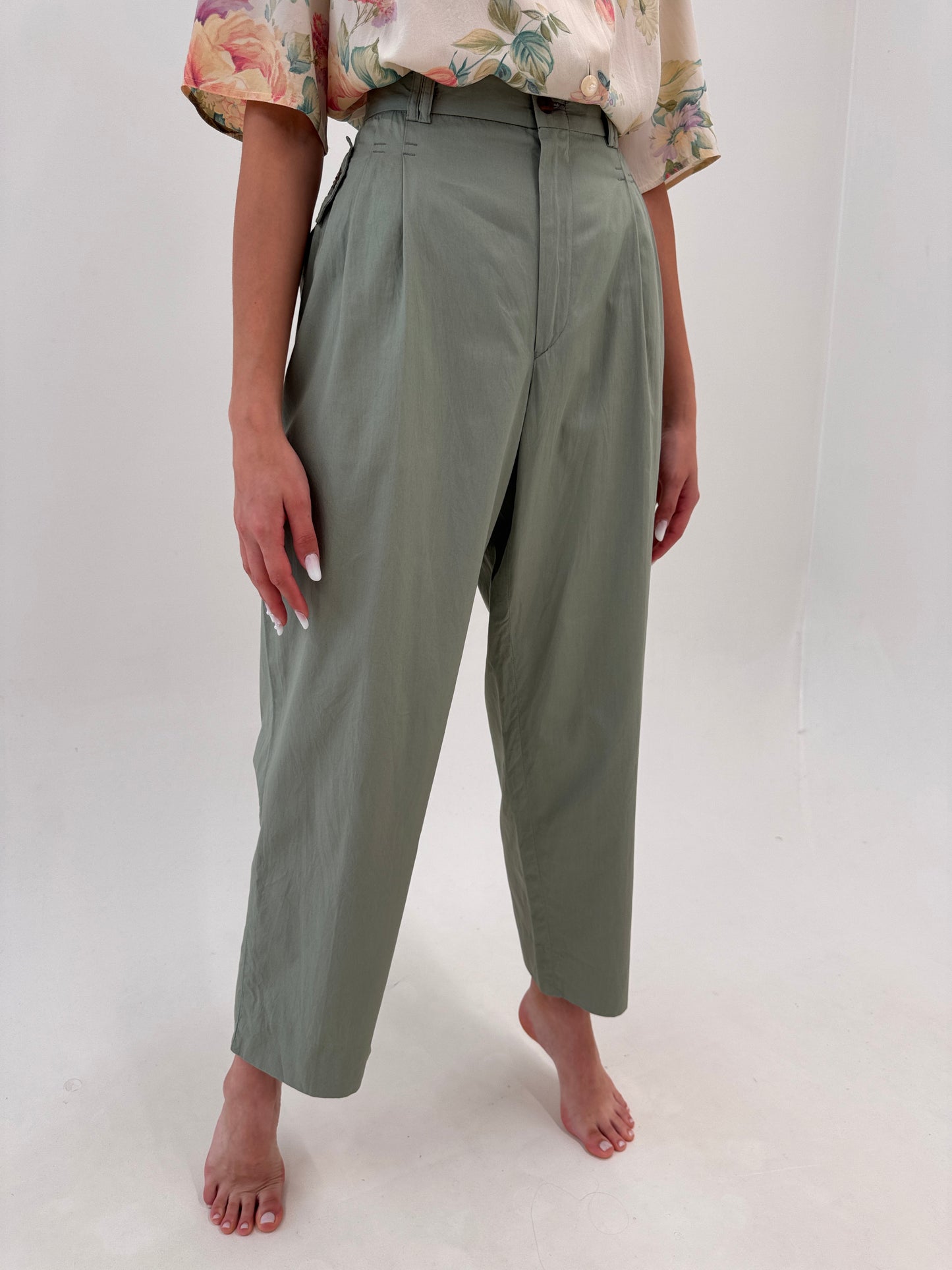 Pantaloni dusty Sage green vintage din bumbac cu pense și talie ultra înaltă