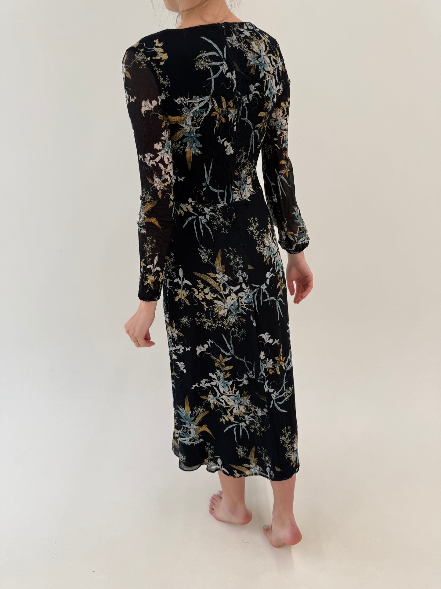 LBD maxi în croi minimalist cu print organic superb și talie marcată ultrainalta