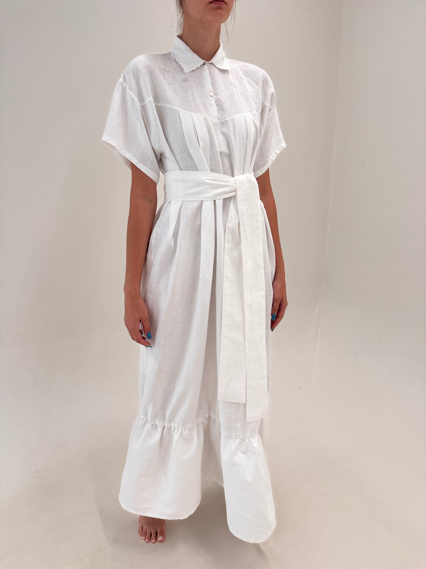 Rochie vintage maxi bijuterie din pânză excepțională de in cu broderie manuală