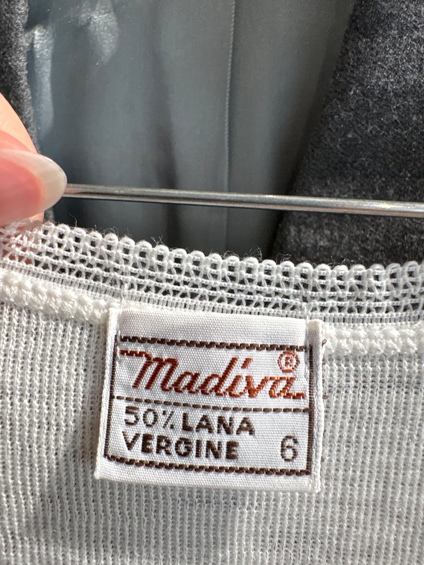 Top lung cambrat italian tip furou din lana extrafina irestringibila