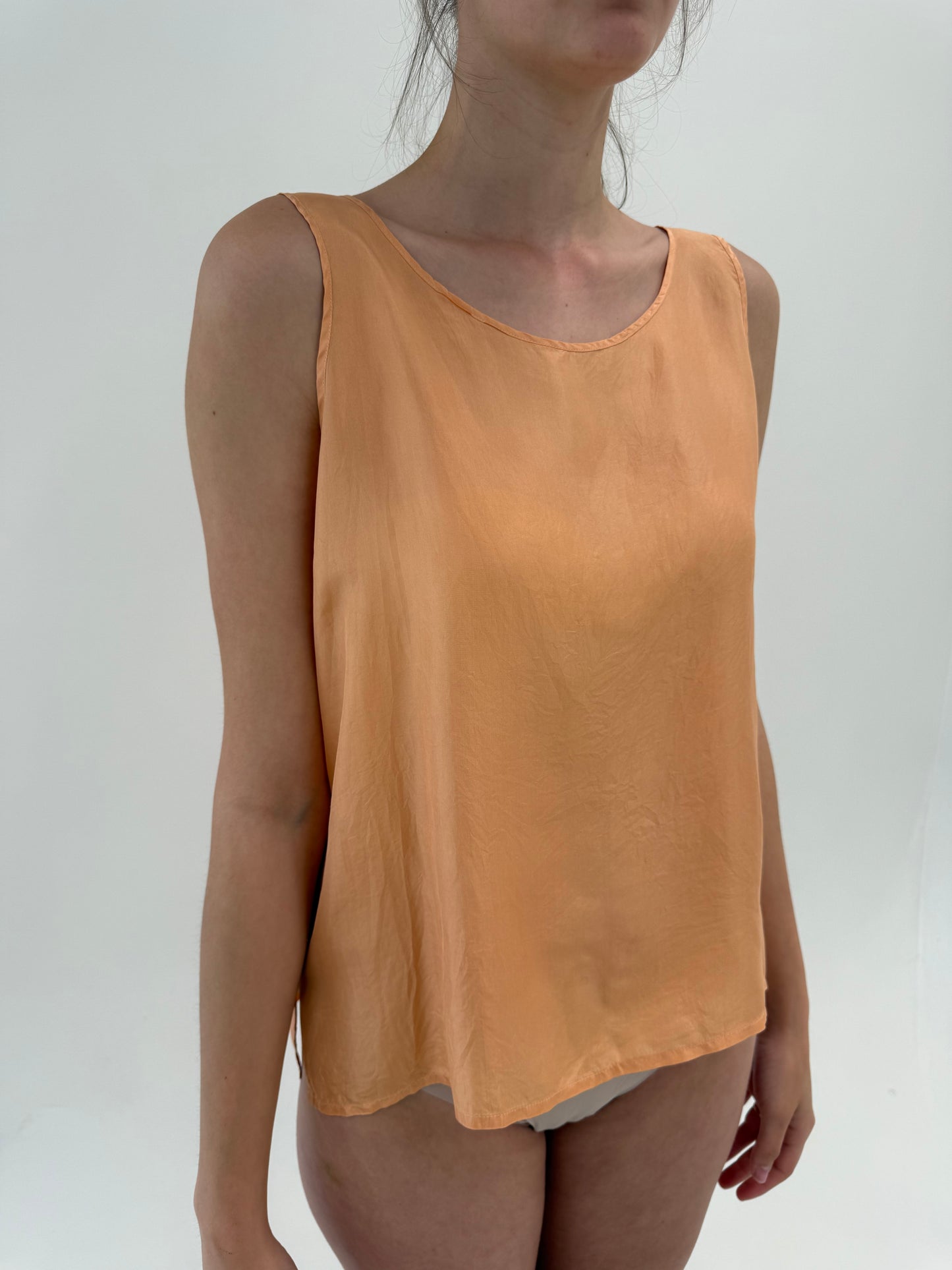 Top din mătase naturală powder orange în croi minimalist