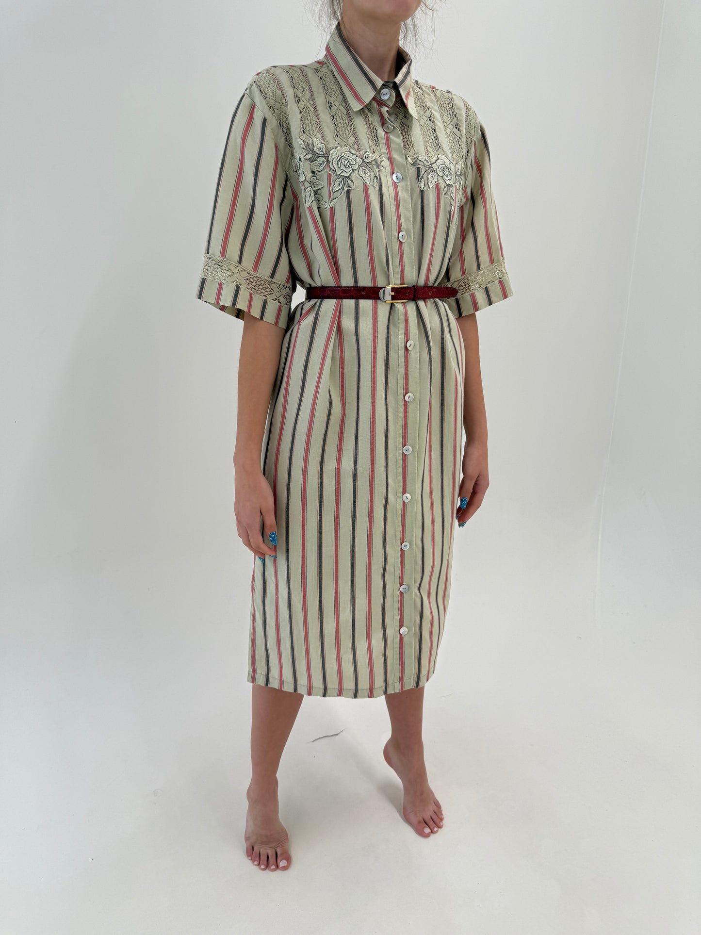 Rochie vintage italiană din pânză excepțională de in cu broderie și macrame
