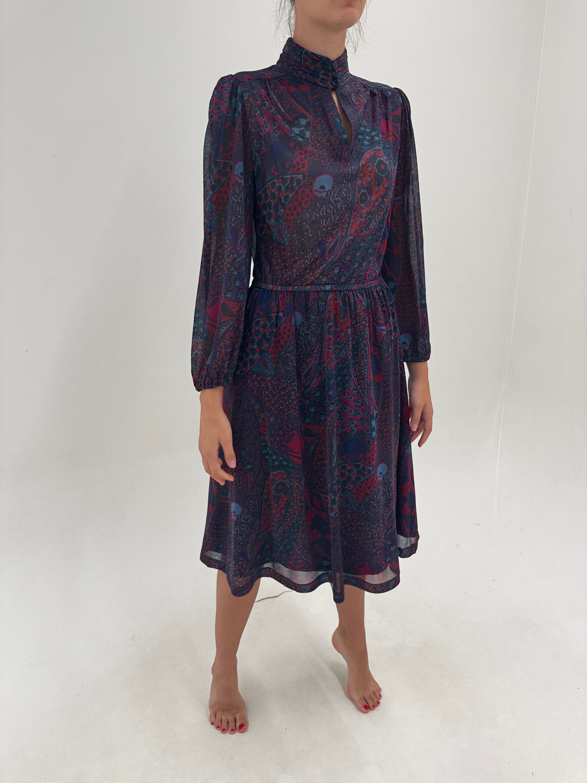Rochie vintage în croi de ani 70 în combinație superbă de culori din jerse fin
