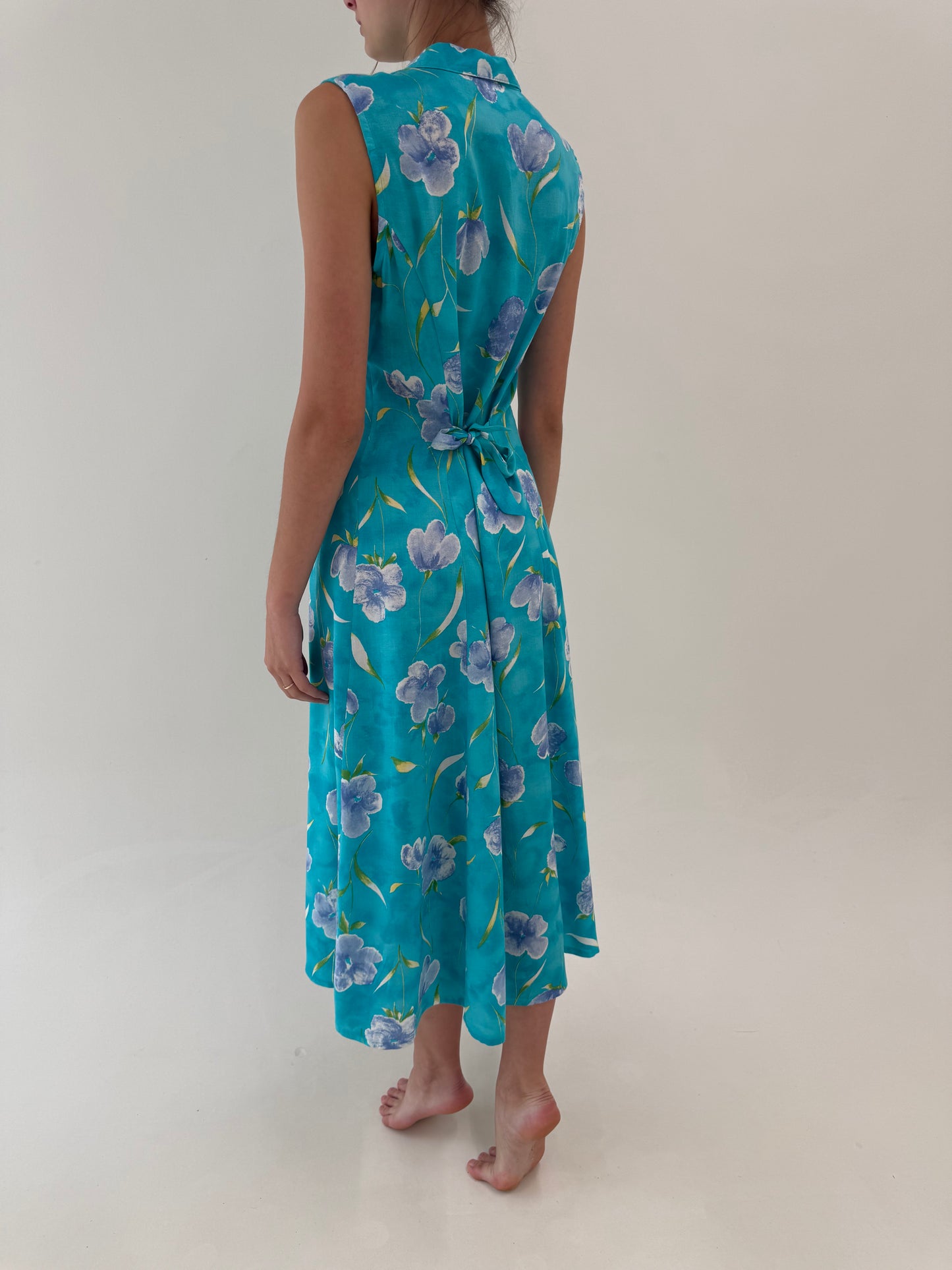 Rochie maxi turcoaz cu print floral lavandă cu talie reglabilă marcată