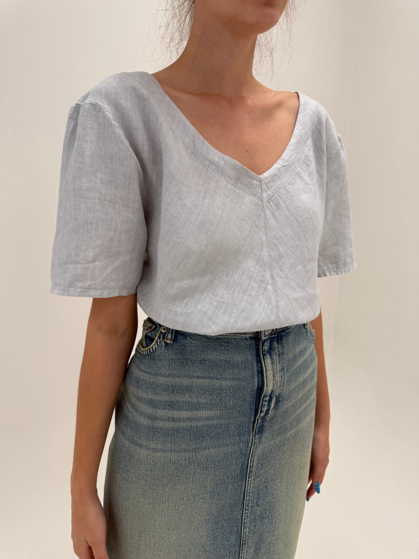 Top silver gray din in premium în croi minimalist