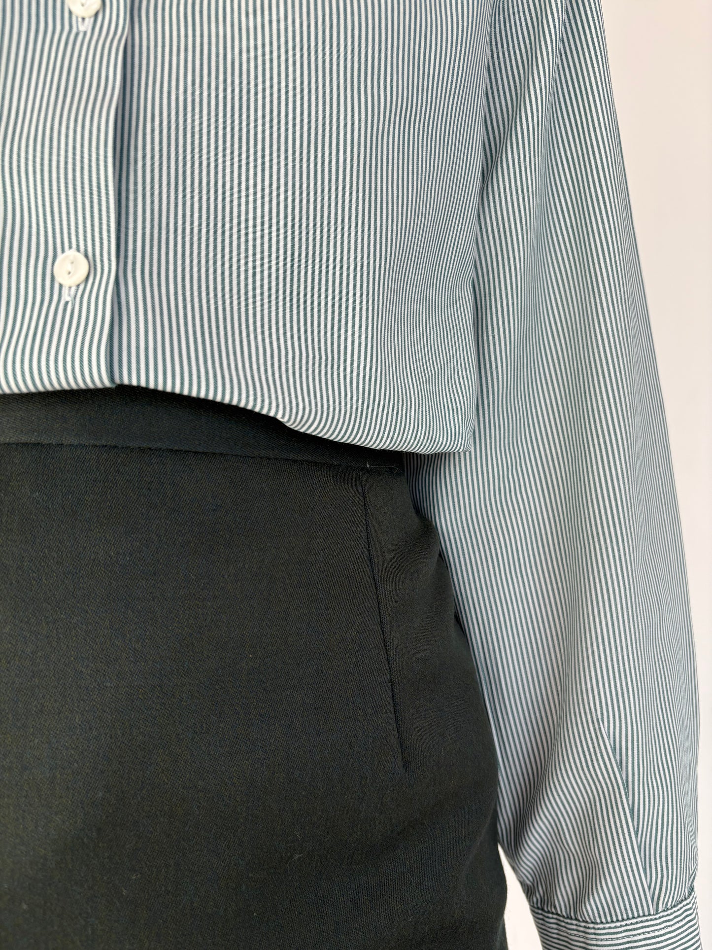 Fustă forest green conică cu talie ultra înaltă din lana extrafina ușor lucioasă