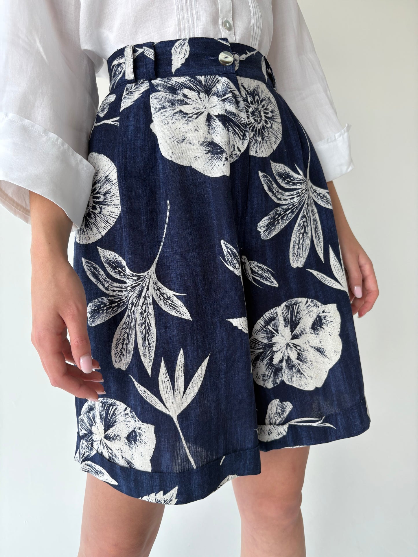 Pantaloni vintage din pânză cu talie ultra înaltă marcată elastică