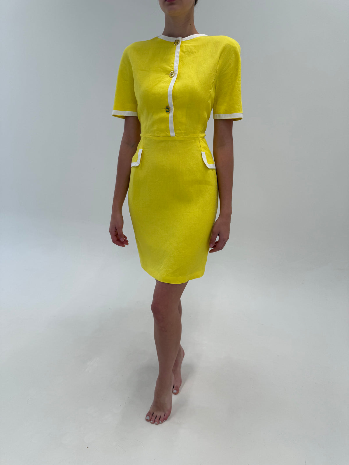 Rochie Fendi din in cu talie ultra înaltă cambrata și nasturi aurii cu logo