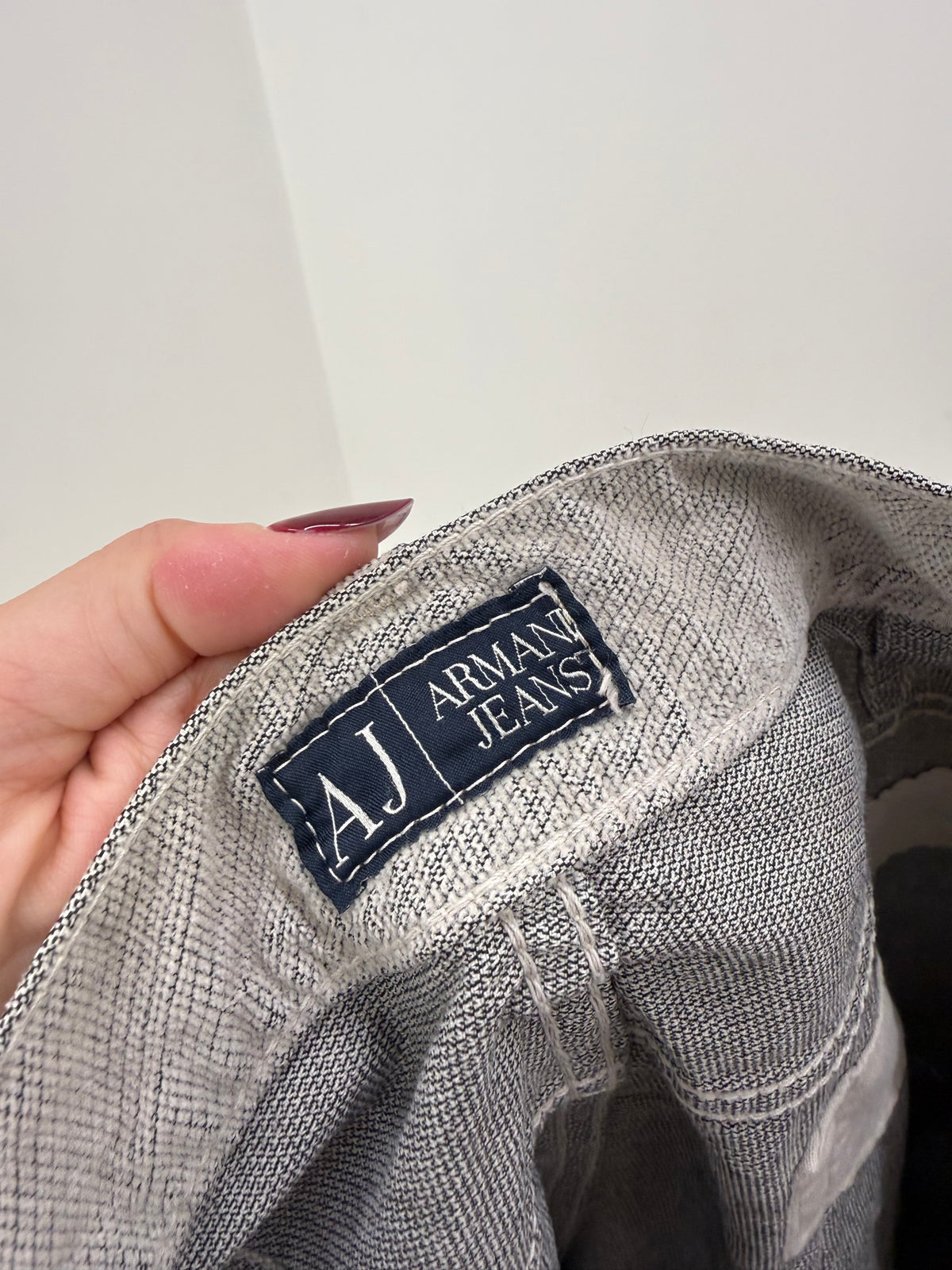 Pantaloni Armani straight leg din catifea de bumbac cu pense