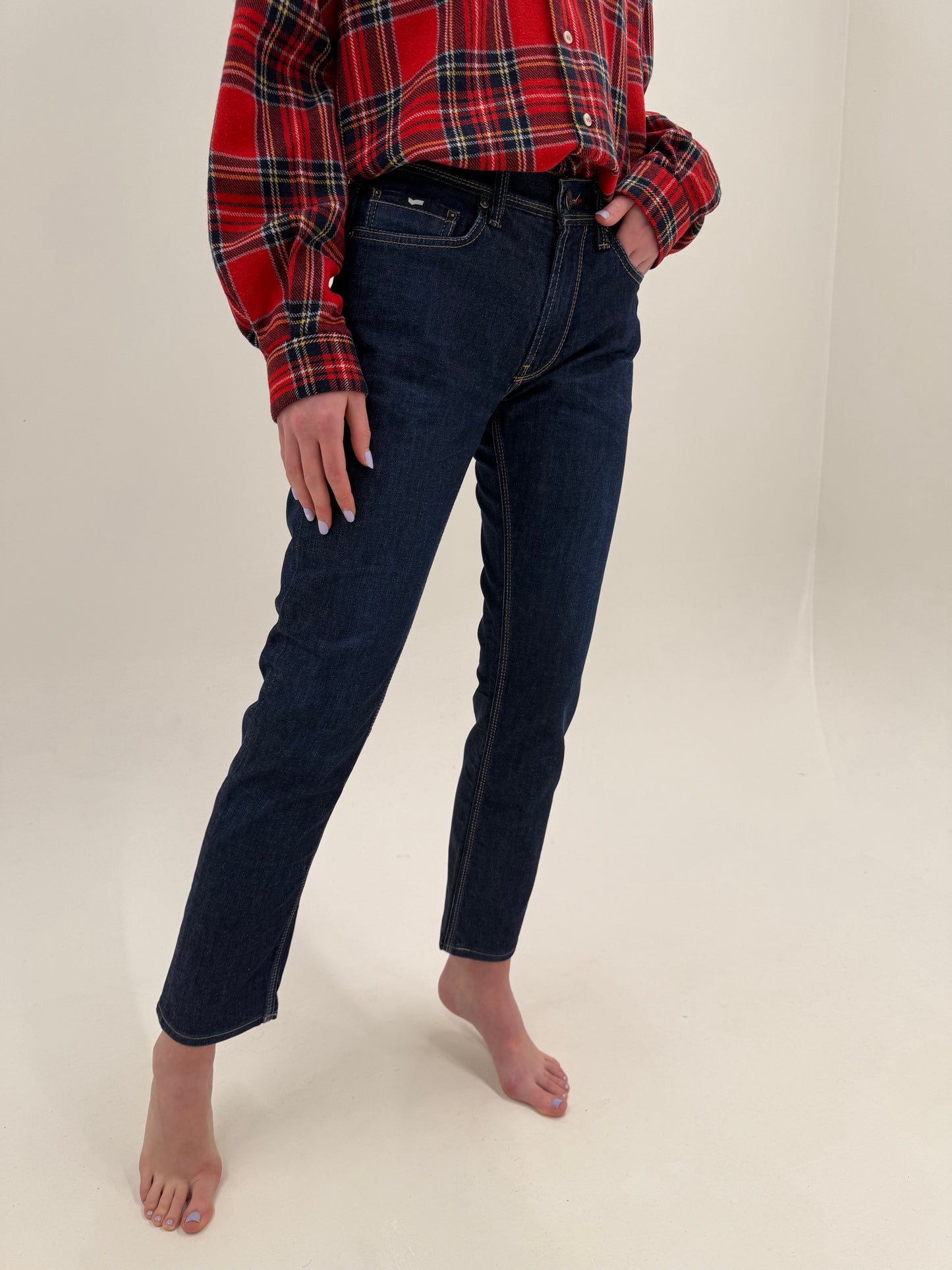 Blugi vintage în croi super actual din jeans raw cu ținuta și bumbac plin