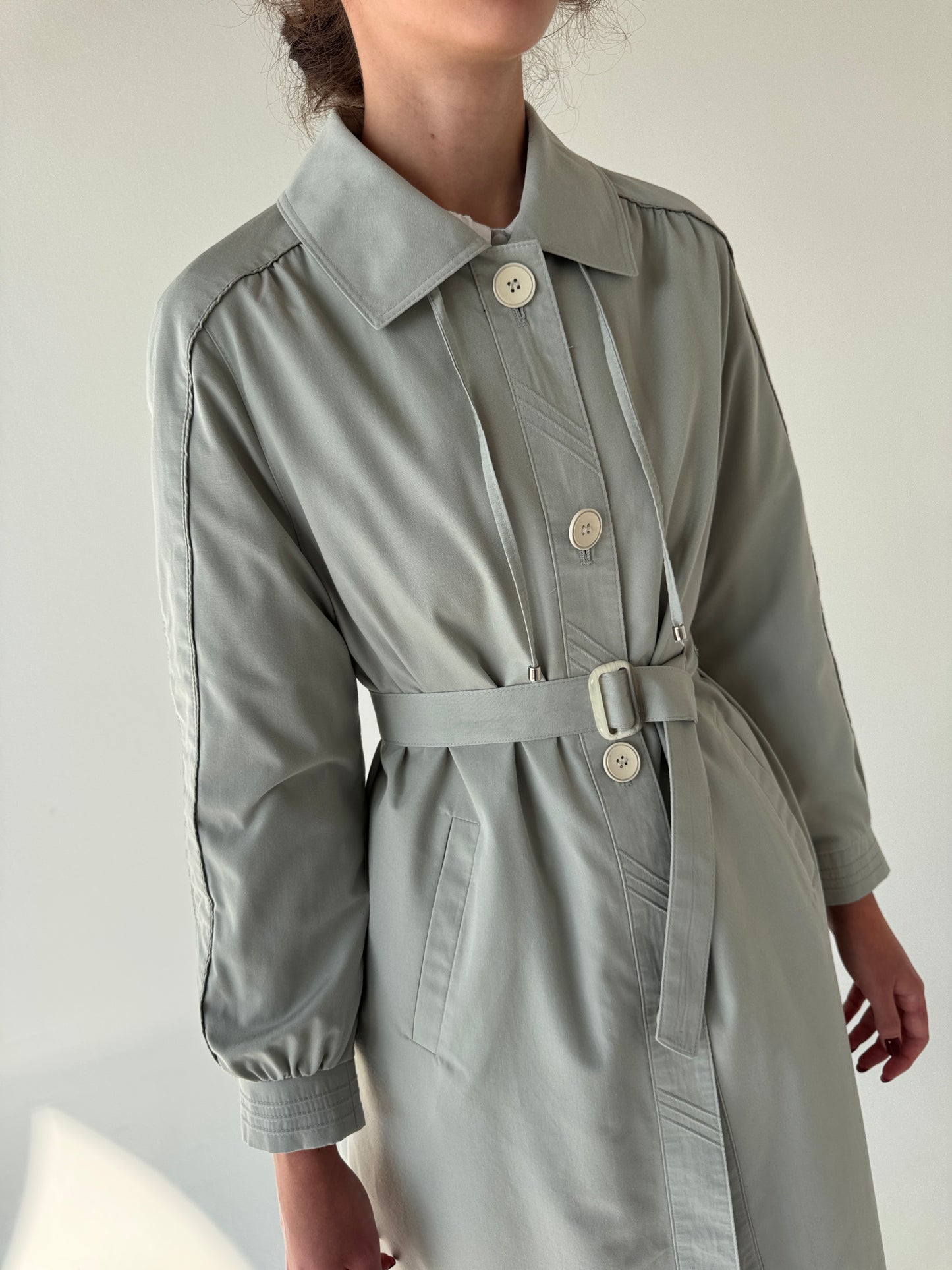 Trench old vintage impermeabil de început de ani 70-80 cu talie marcată