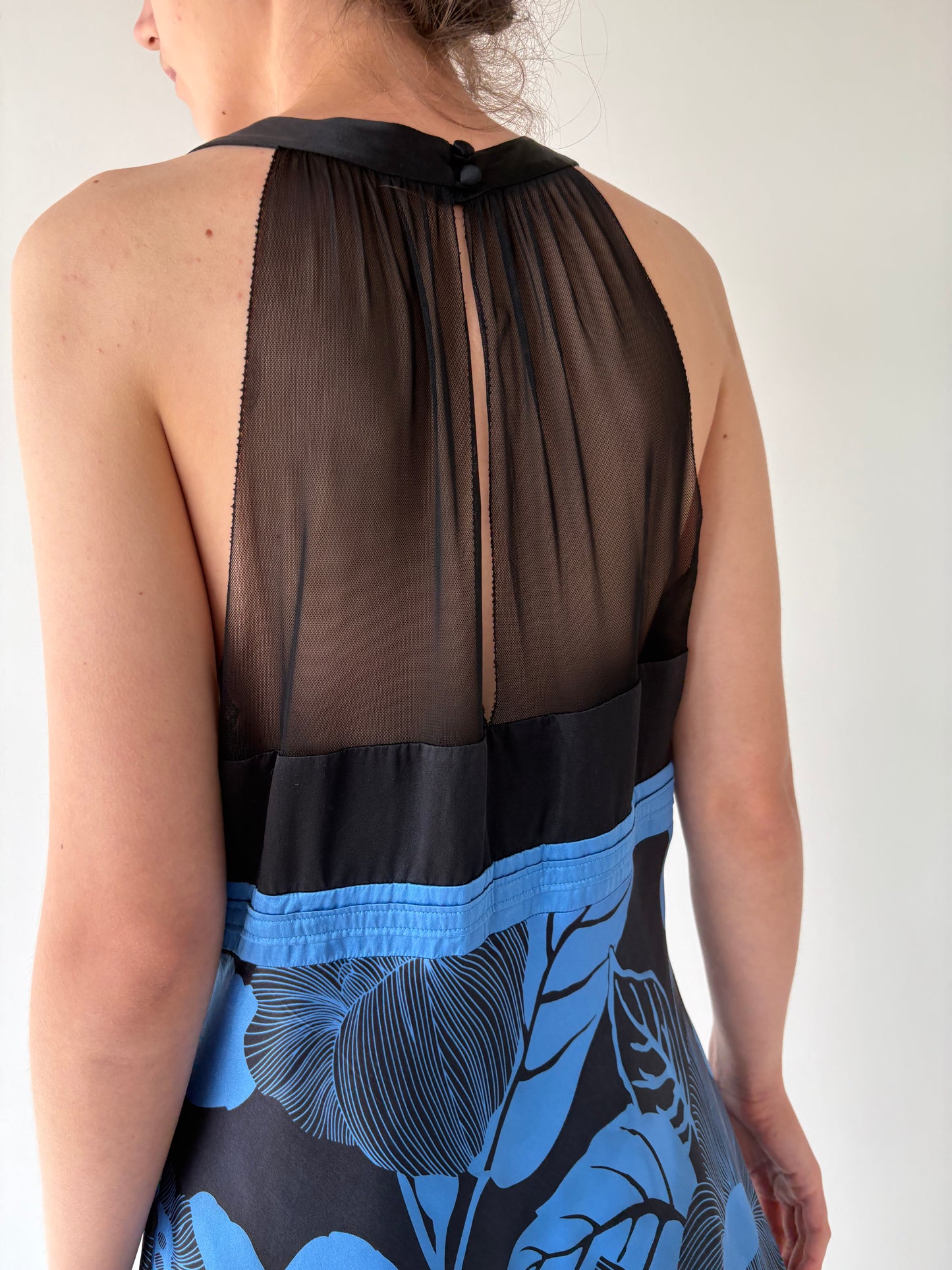 Rochie din mătase naturală în croi super feminin