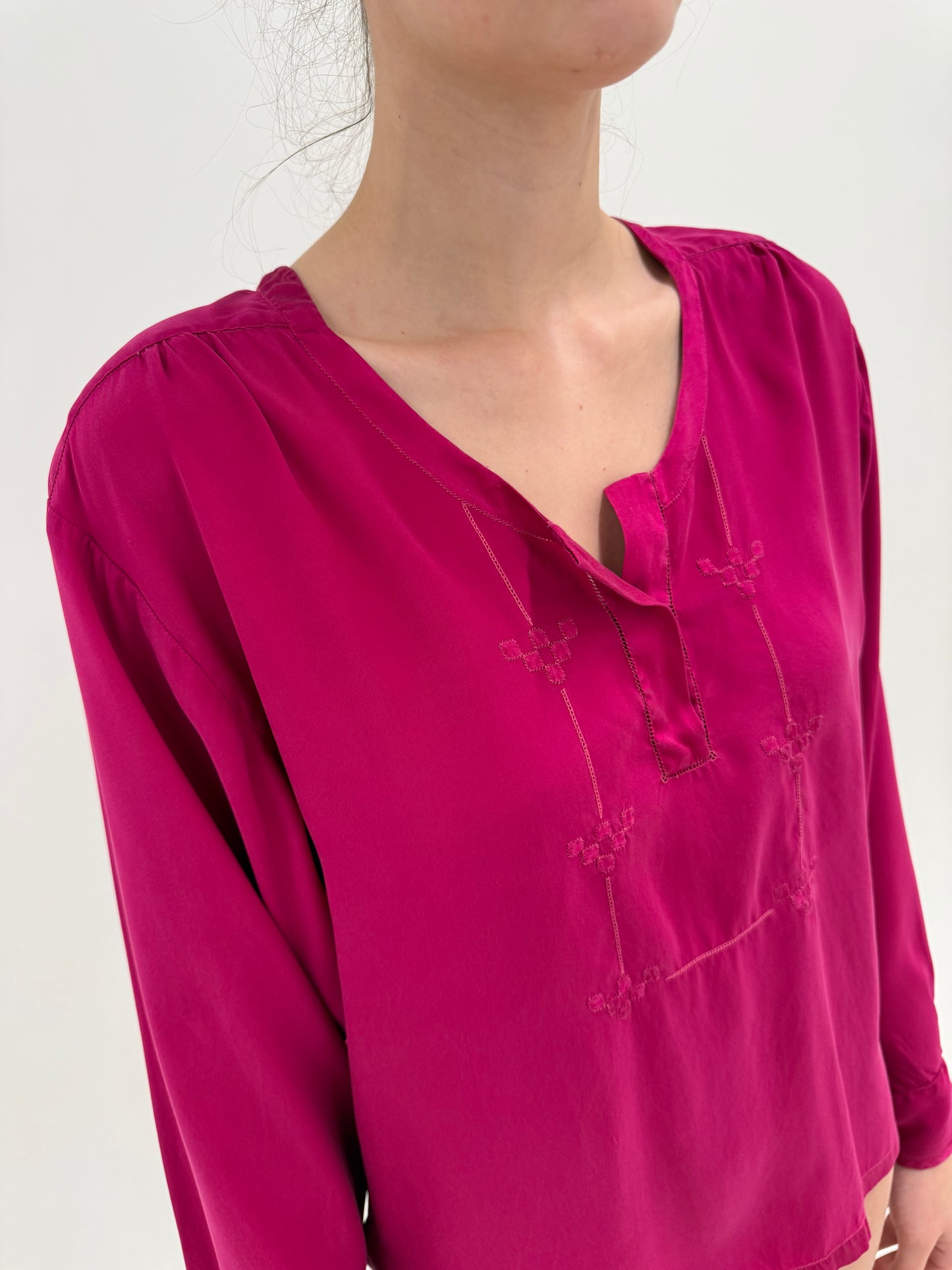 Cămașa italiană fucsia din mătase naturală grea cu broderie manuală