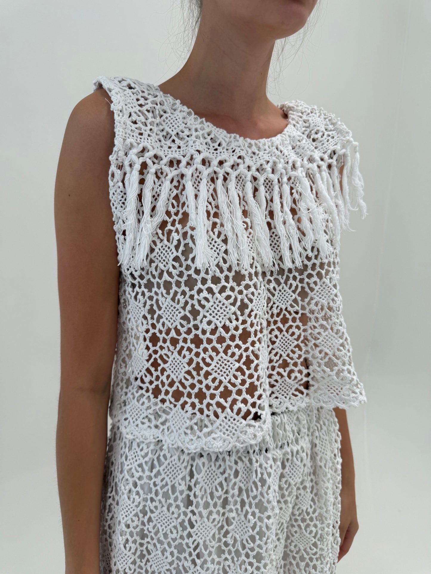 Set extrem de chic integral din macrame lucrat manual cu fustă maxi