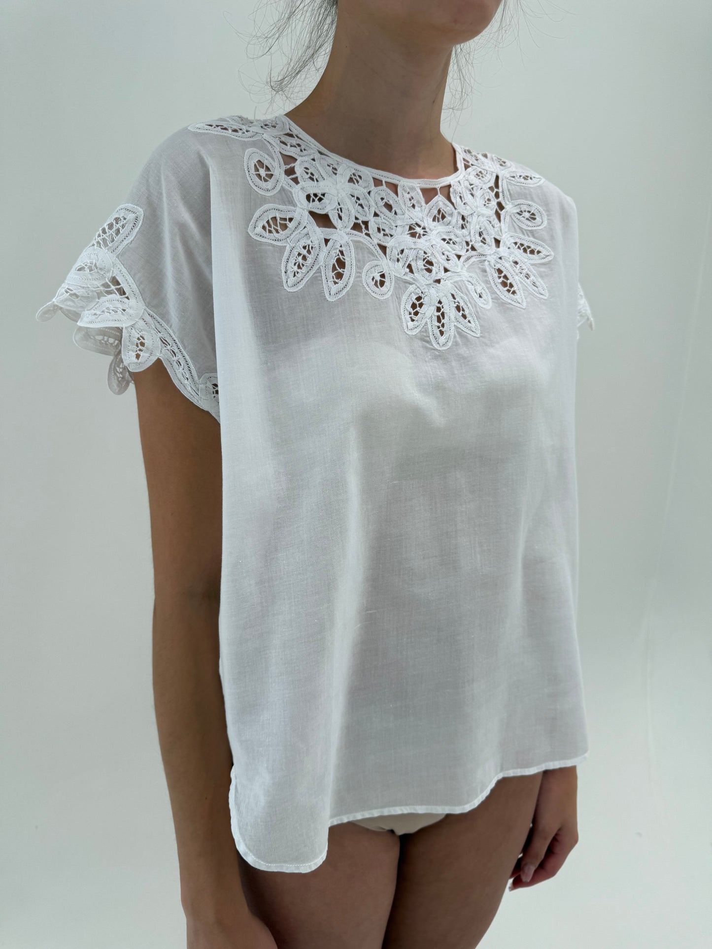 Top italian bijuterie cu dantelă macrame lucrată manual in croi oversized