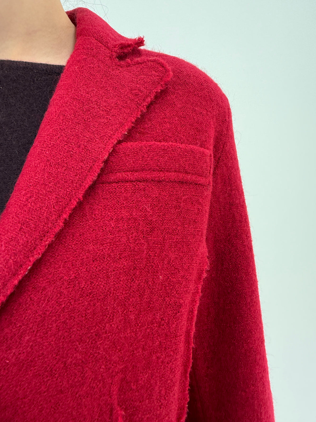 Sacou raspberry red din boiled wool un croi ușor cambrat