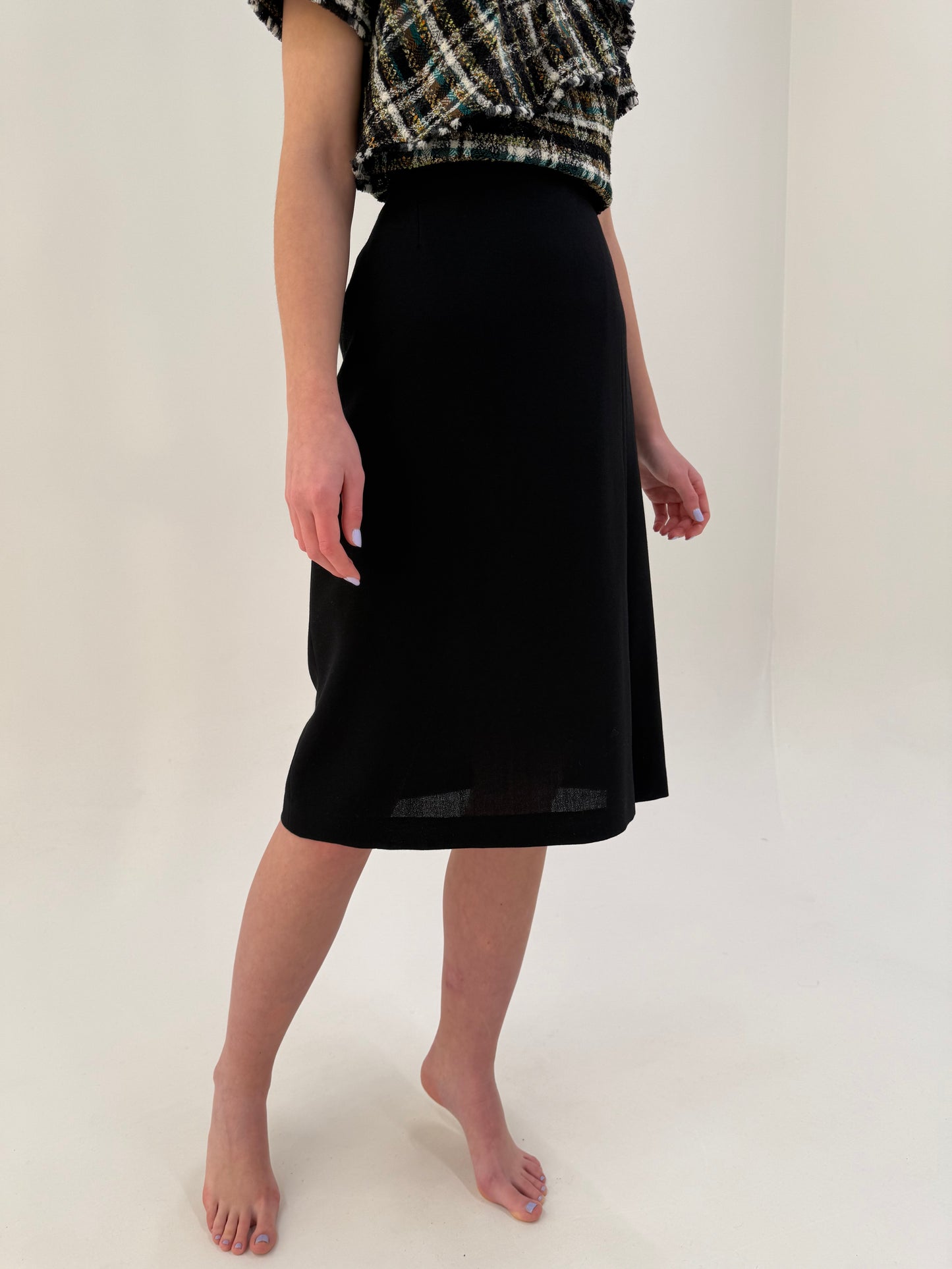 Fustă neagră midi cu talie ultra înaltă si pliseuri asimetrice din lana extrafina