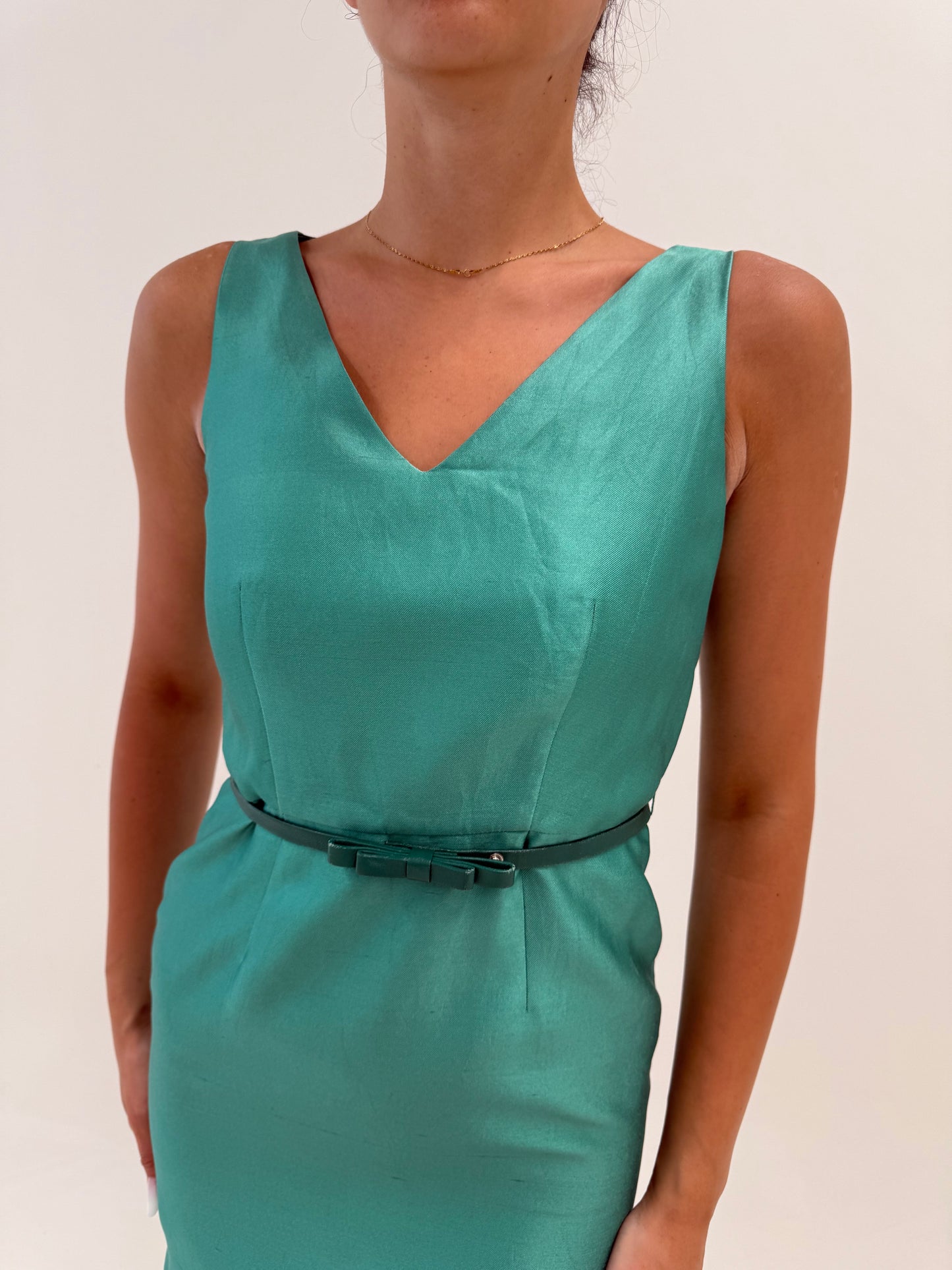 Rochie Max Mara de la business la cocktail din mătase naturală plină cu curea din piele