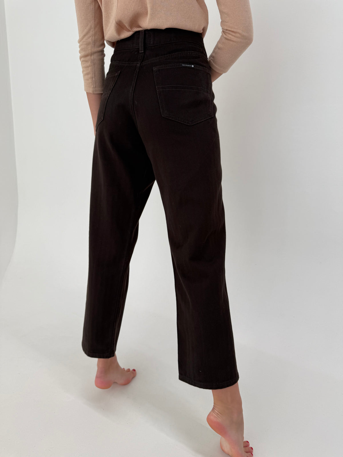 Jeans Trussardi chocolate brown din bumbac gros cu talie ultra înaltă și solduri generoase