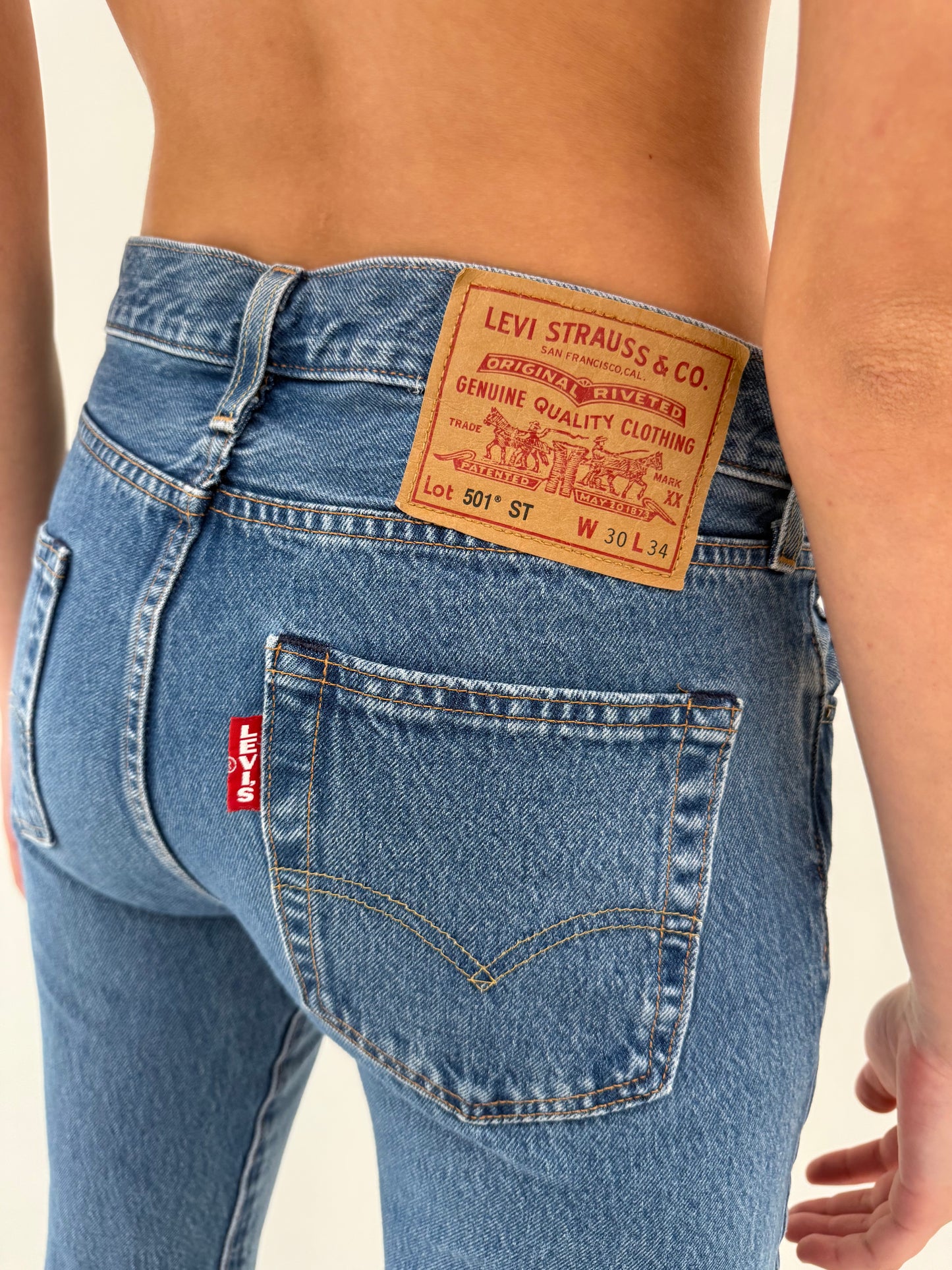 Jeans Levi’s premium 501 ușor modelatori tall clasic wash