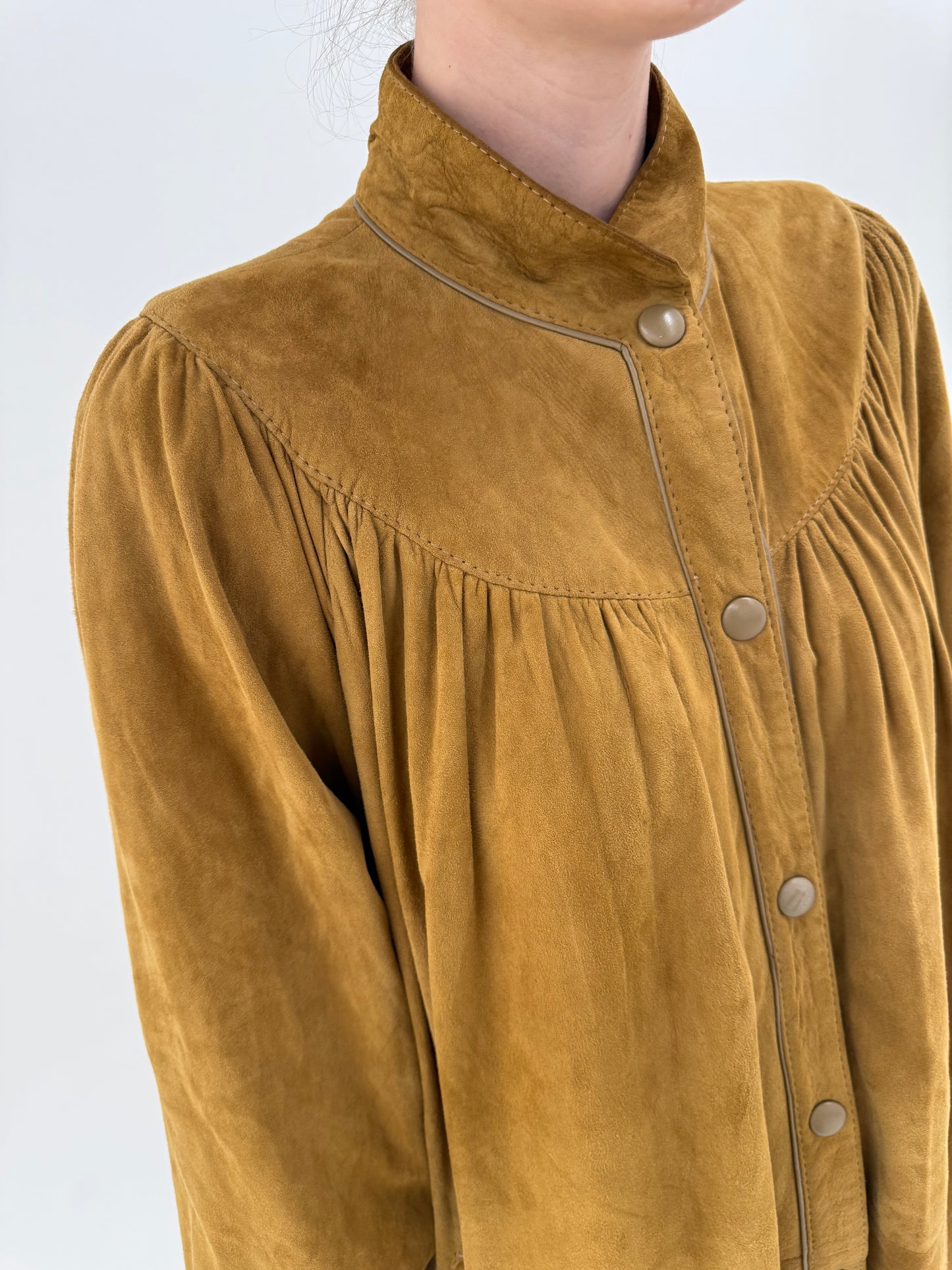 Trench vintage Yves Saint Laurent din piele naturală subțire cu manșete ultra înalte